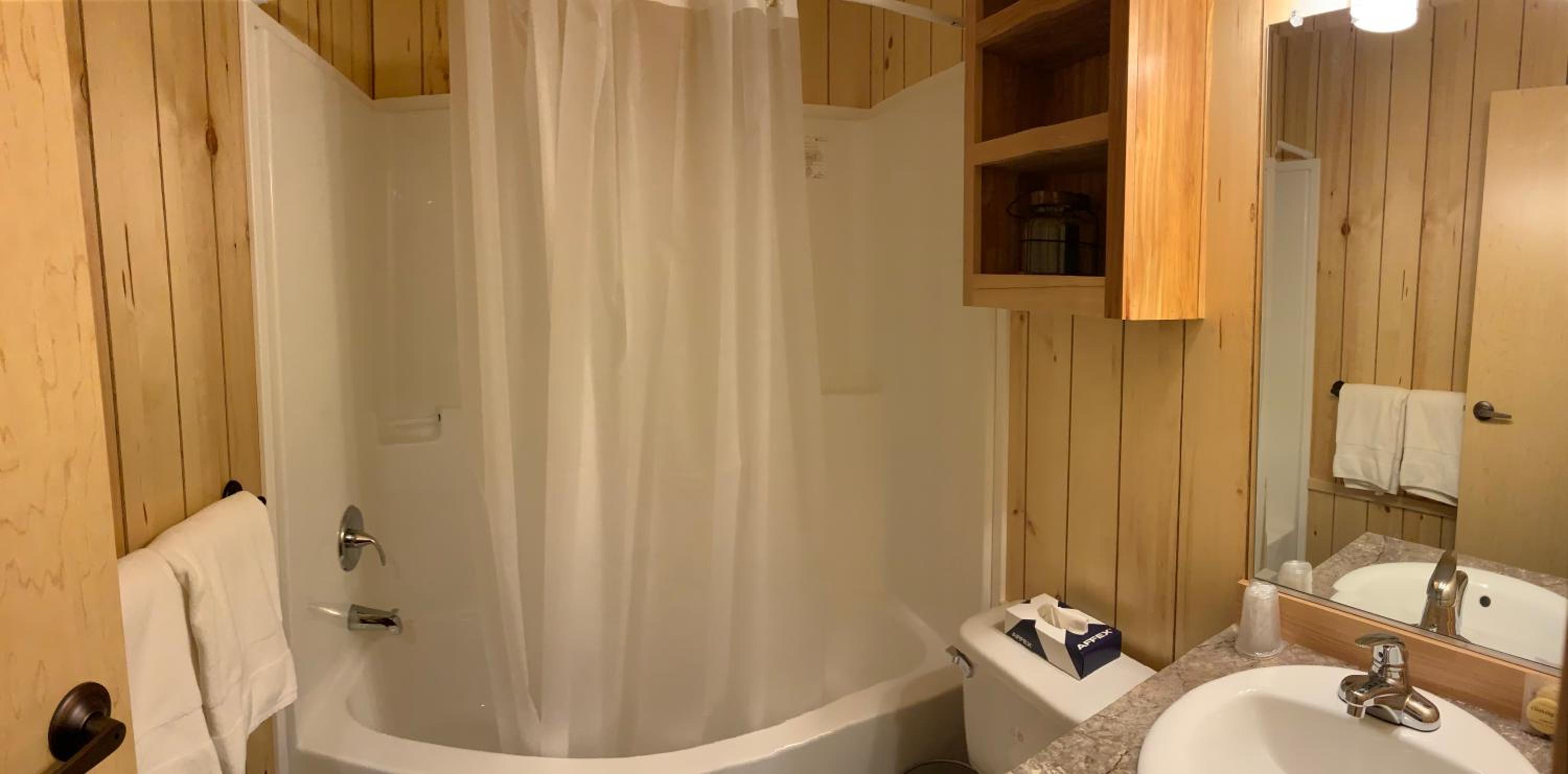Rockerville Lodge & Cabins