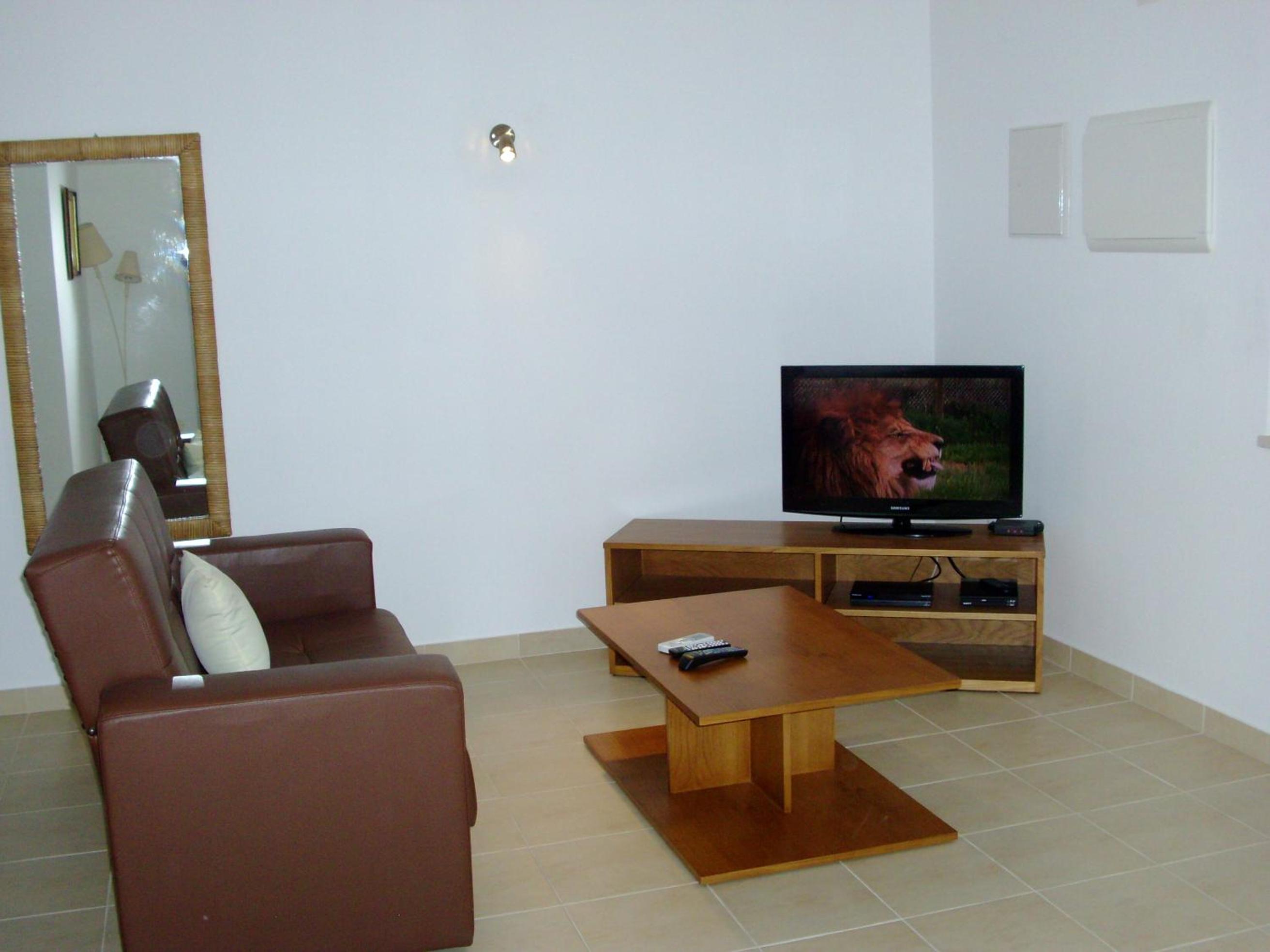 Jazzy Cool Apartment Near White Sand Beaches view 5