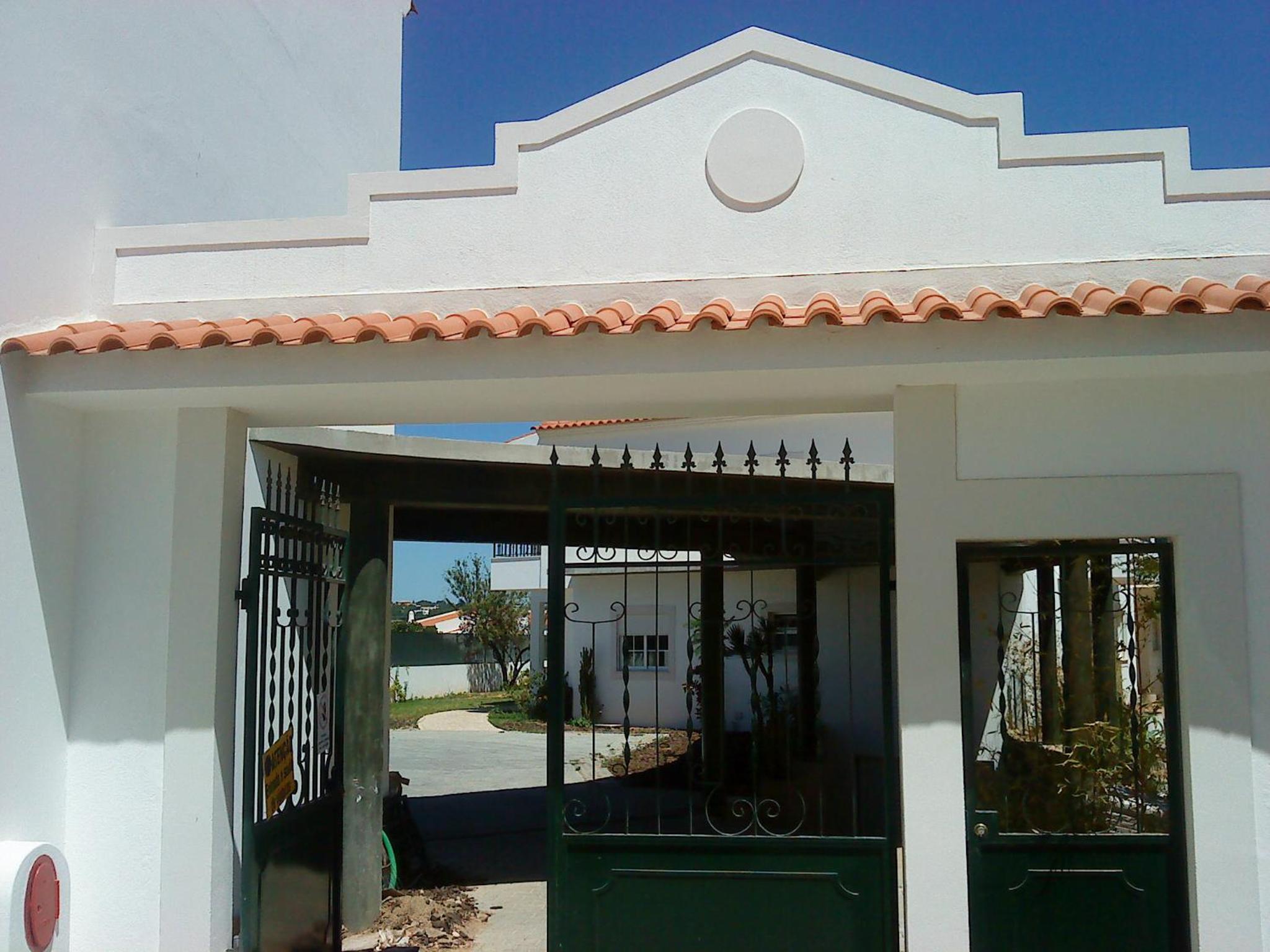 Jazzy Cool Apartment Near White Sand Beaches view 2