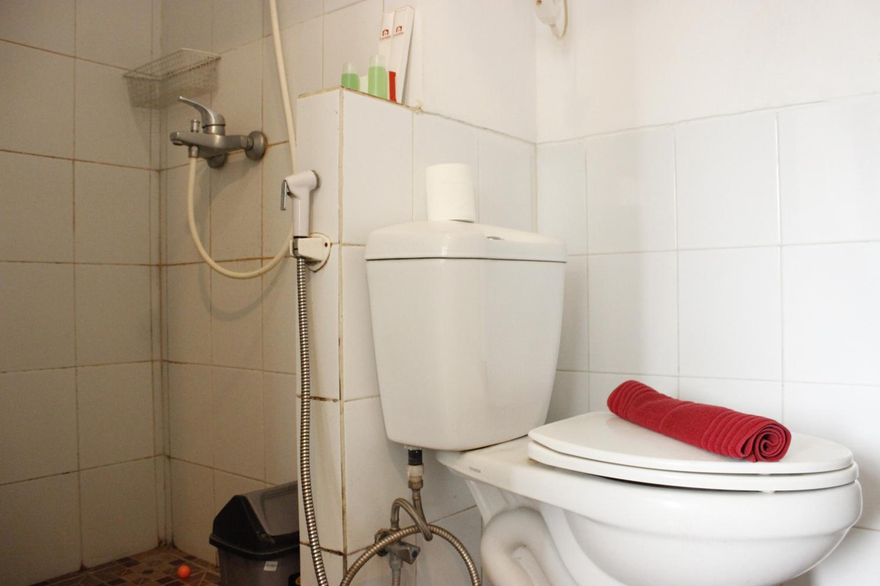 Strategic 1BR Apartment with Sofa Bed at The Jarrdin Cihampelas By Travelio view 2