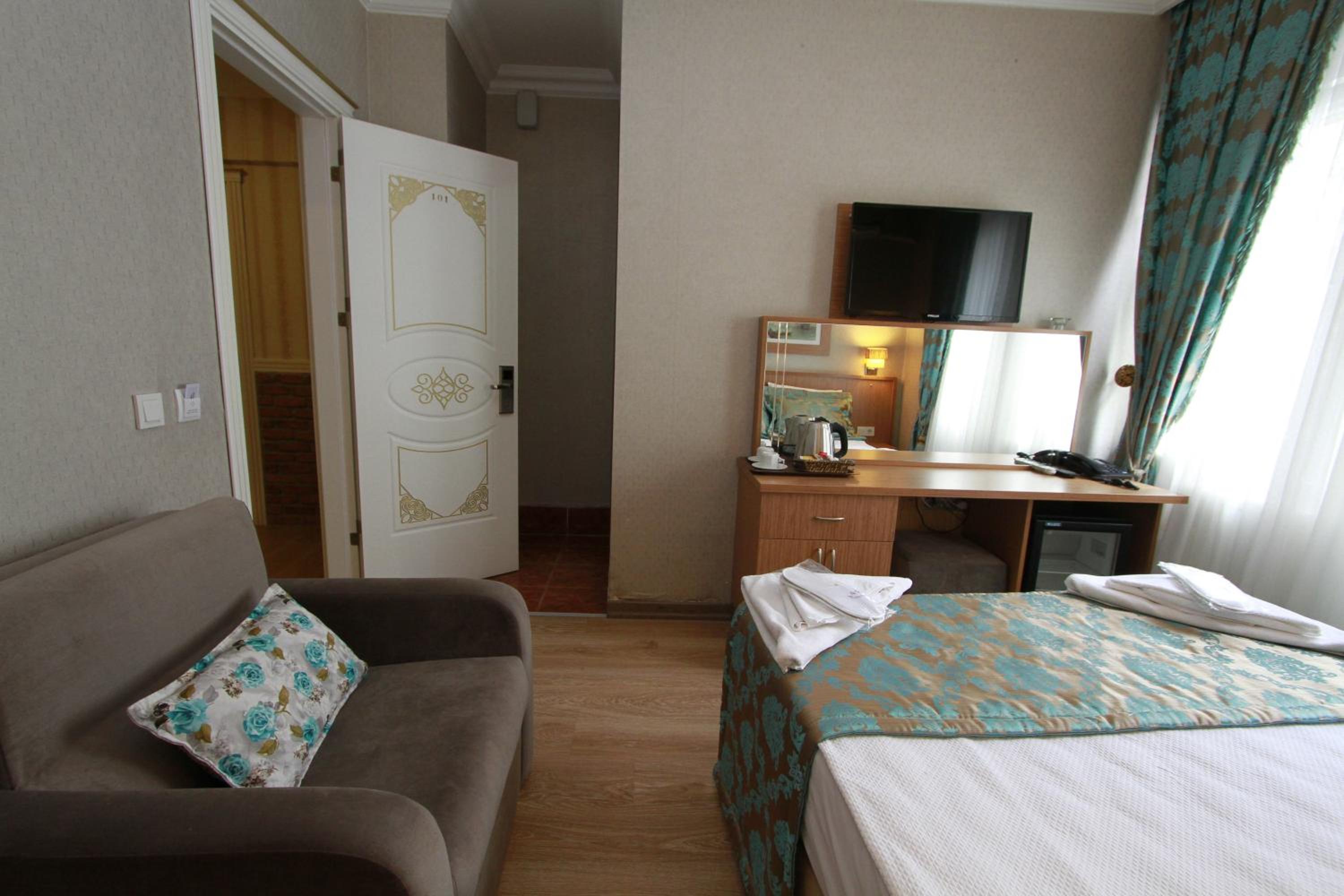 Agora Boutique Hotel & Bistro - Image 47