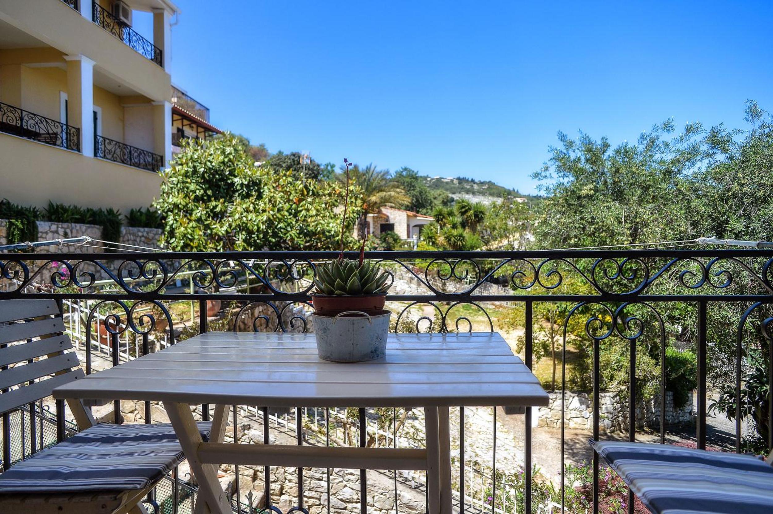 Yiannas Studio photo 3