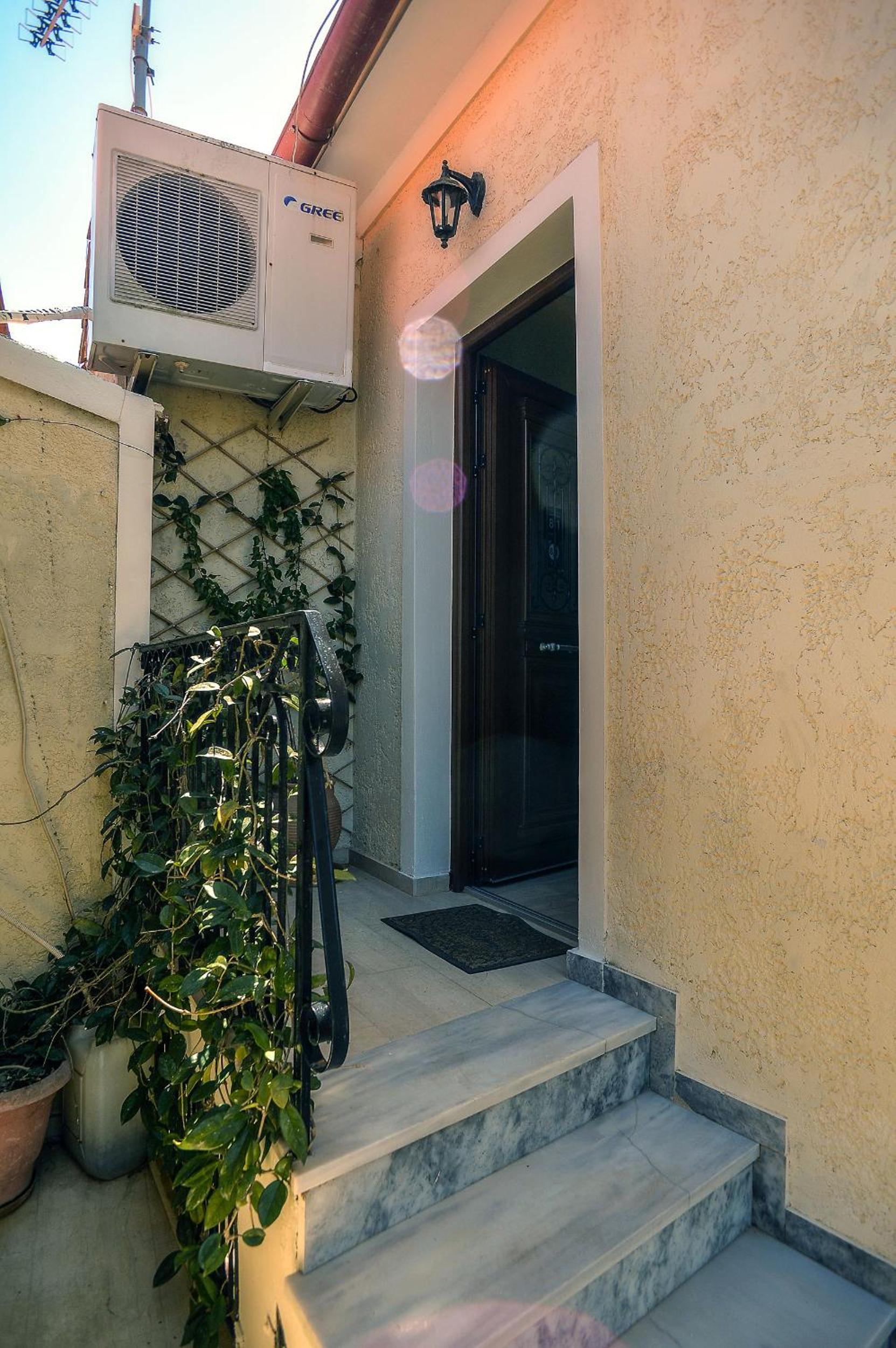 Hotel Yiannas Studio - Image 1