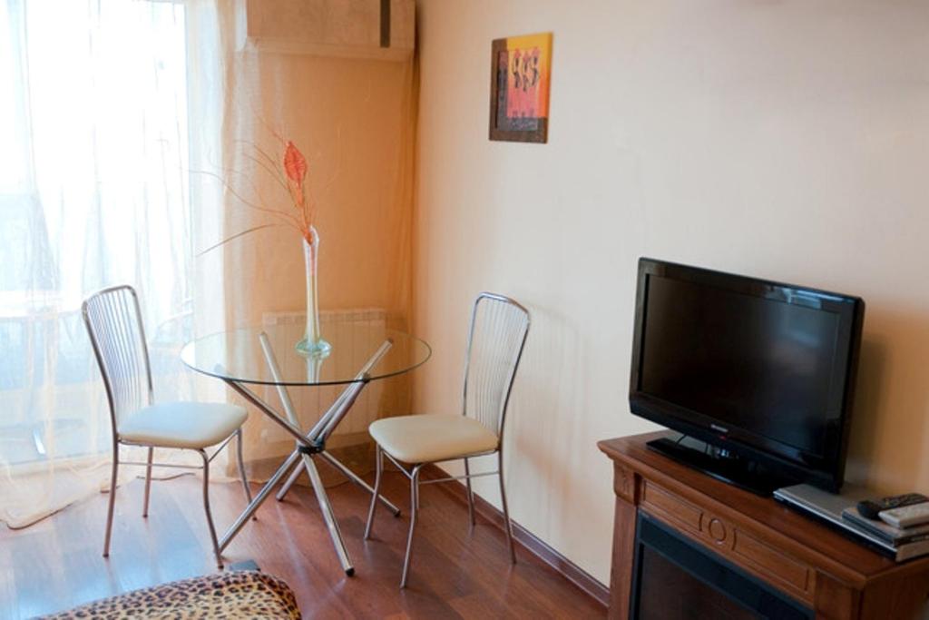 Modern Apartment with Panoramic View near Metro 23August view 4