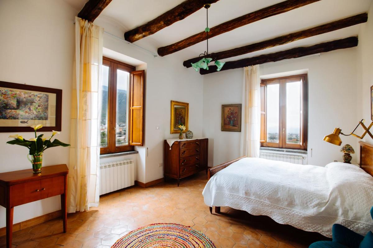 Monticelli Mansion