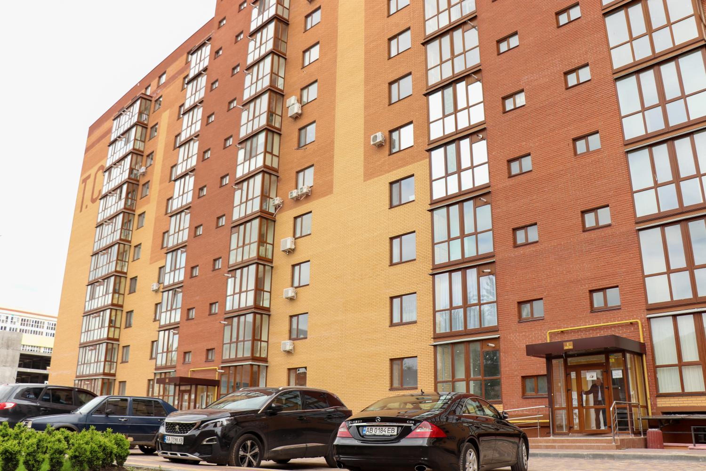 Blue apartments on Kotsyubinsky Avenue