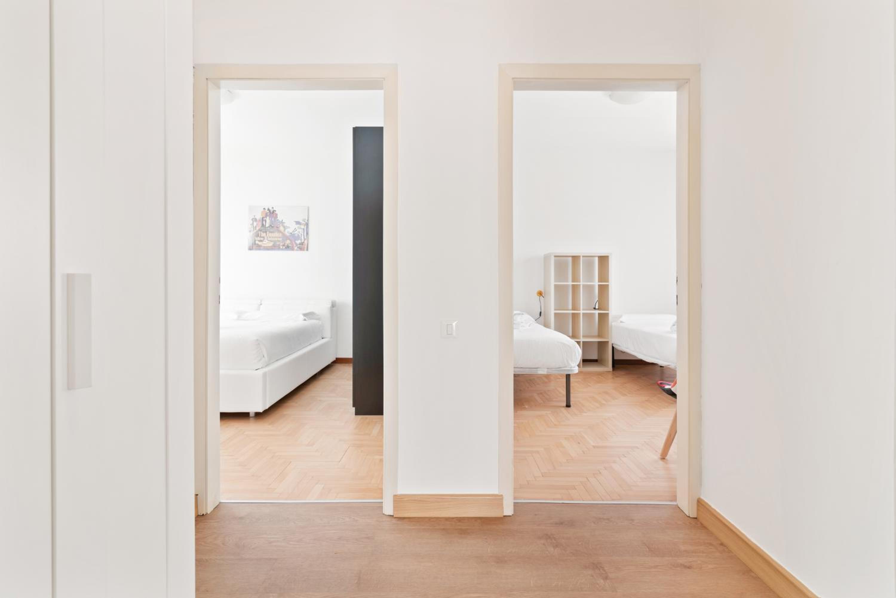 GuestHost - Santa Rita Roomy Apartments photo 2
