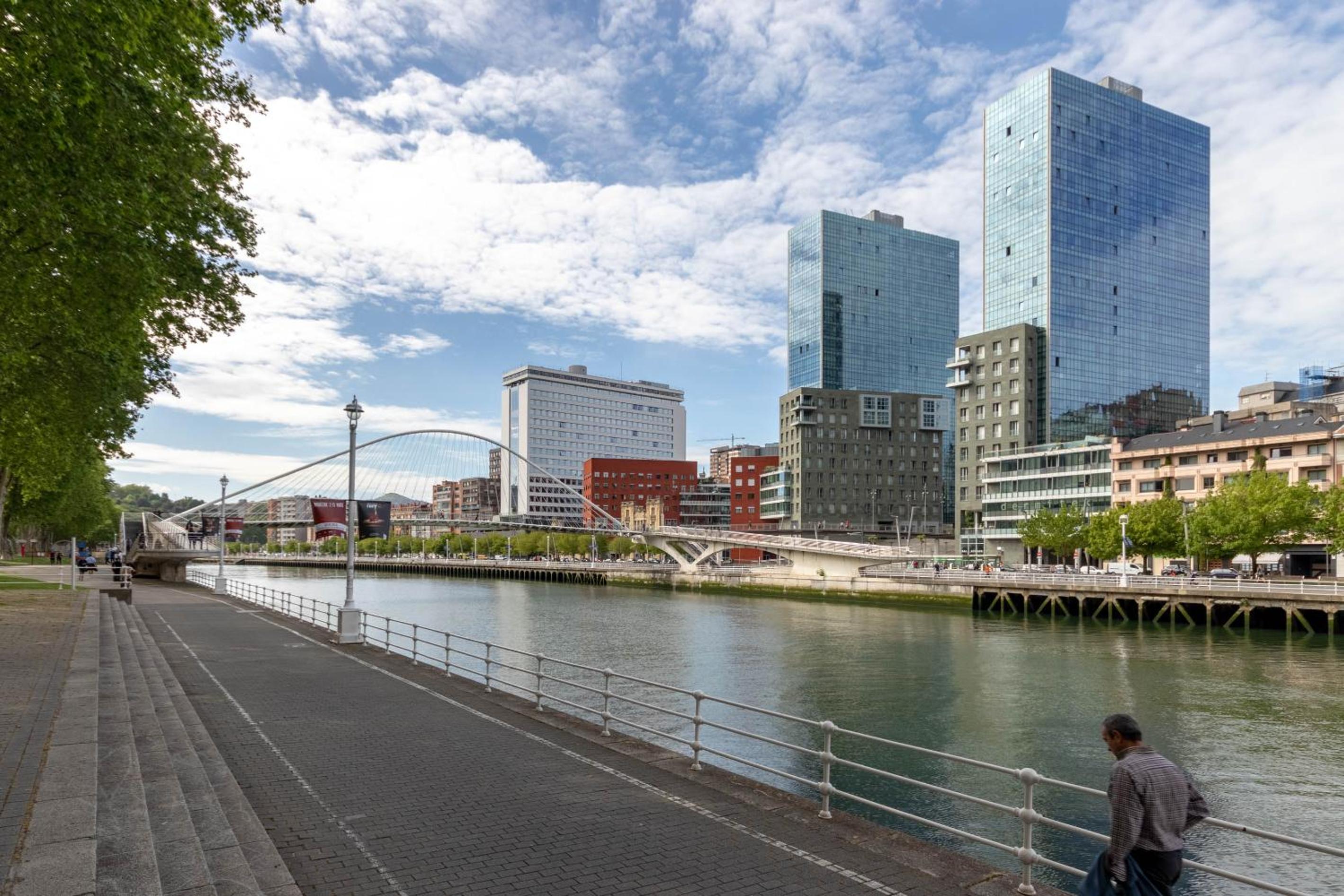 Bilbao Volantin I by Aston Rentals