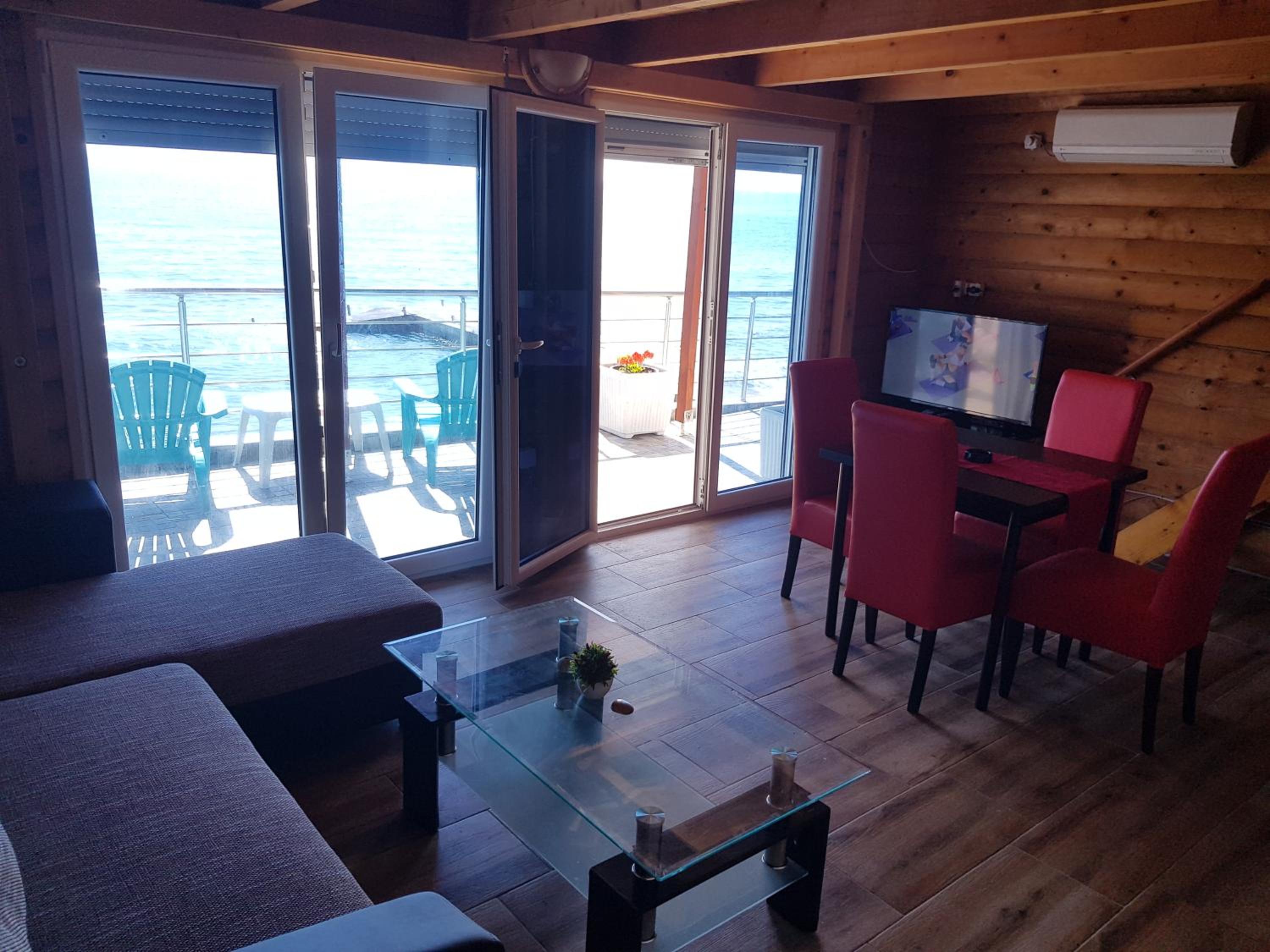 Summer Holiday House MM view 2