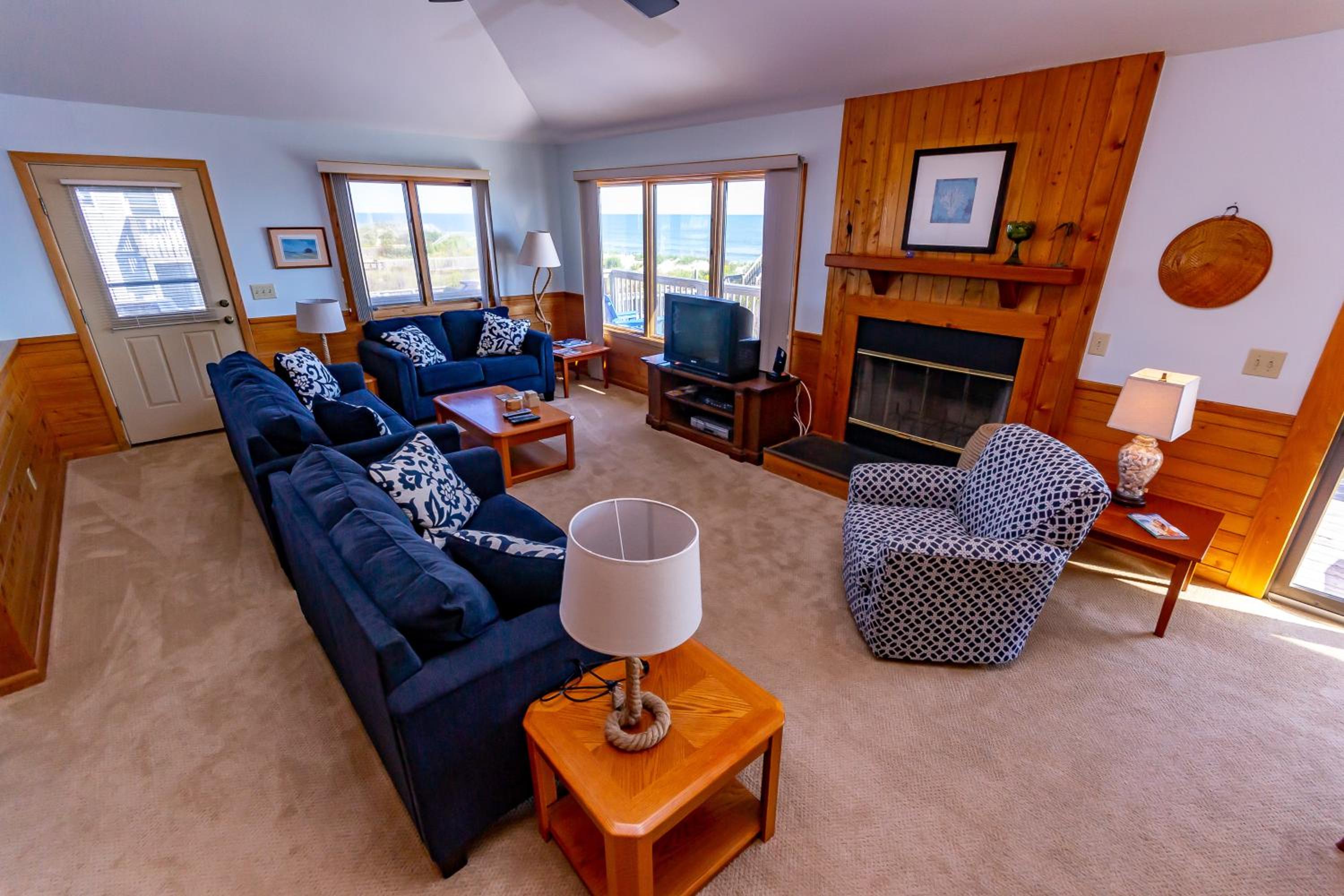 Jessea - Corolla, Ocean Sands, Oceanfront, Ocean Views, Private Walkway to Beach, Pool, Hot Tub