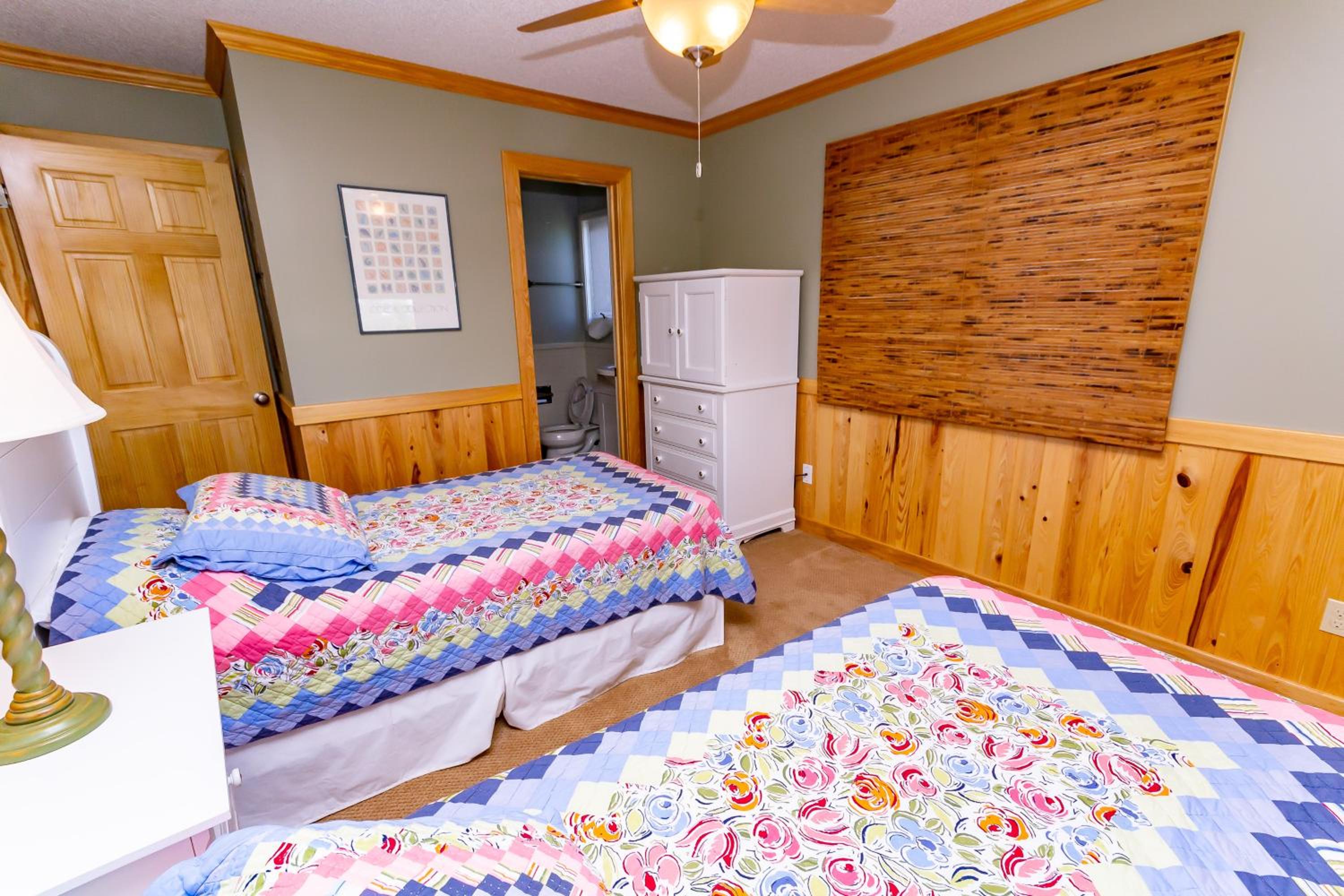 Jessea - Corolla, Ocean Sands, Oceanfront, Ocean Views, Private Walkway to Beach, Pool, Hot Tub