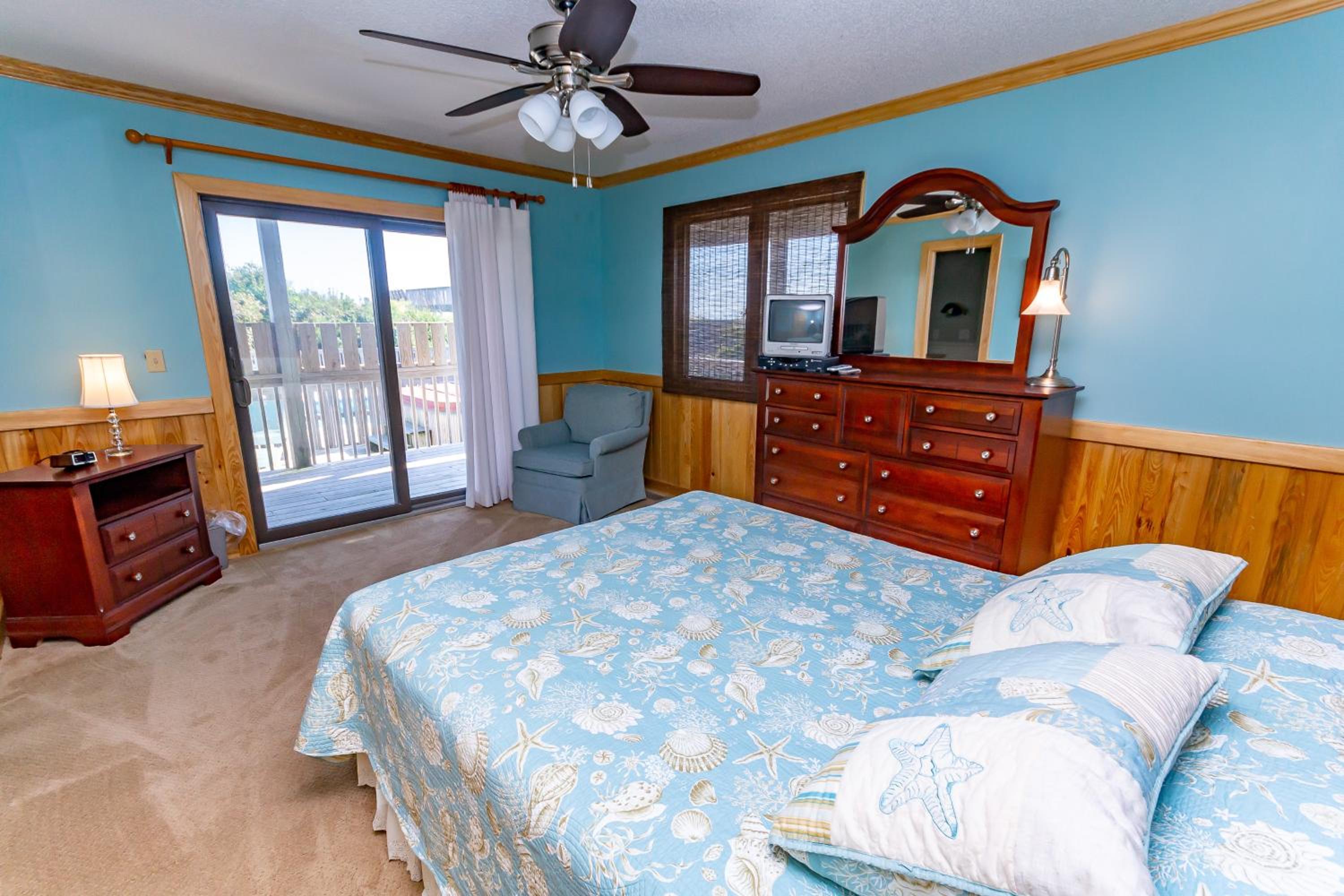 Jessea - Corolla, Ocean Sands, Oceanfront, Ocean Views, Private Walkway to Beach, Pool, Hot Tub