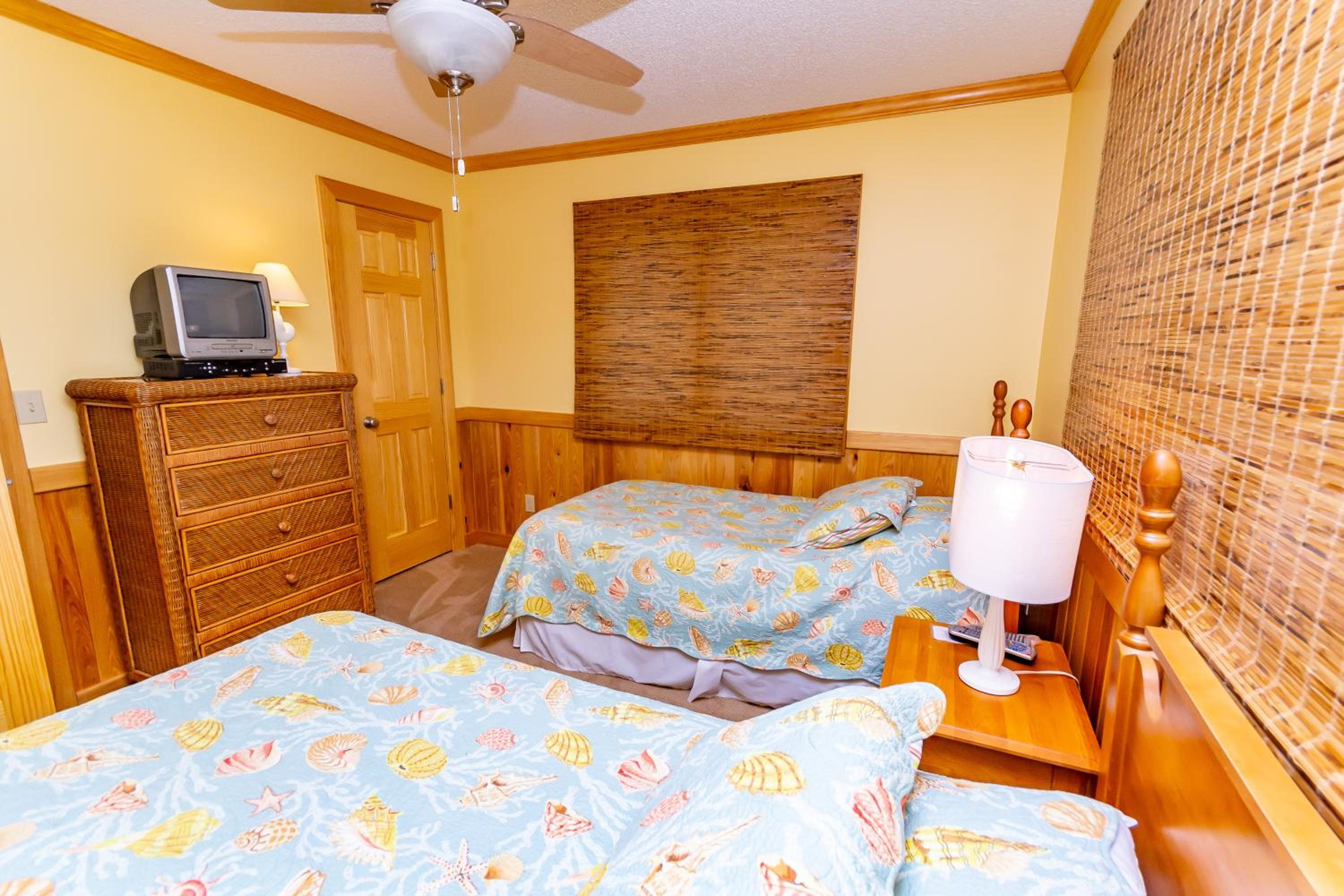 Jessea - Corolla, Ocean Sands, Oceanfront, Ocean Views, Private Walkway to Beach, Pool, Hot Tub