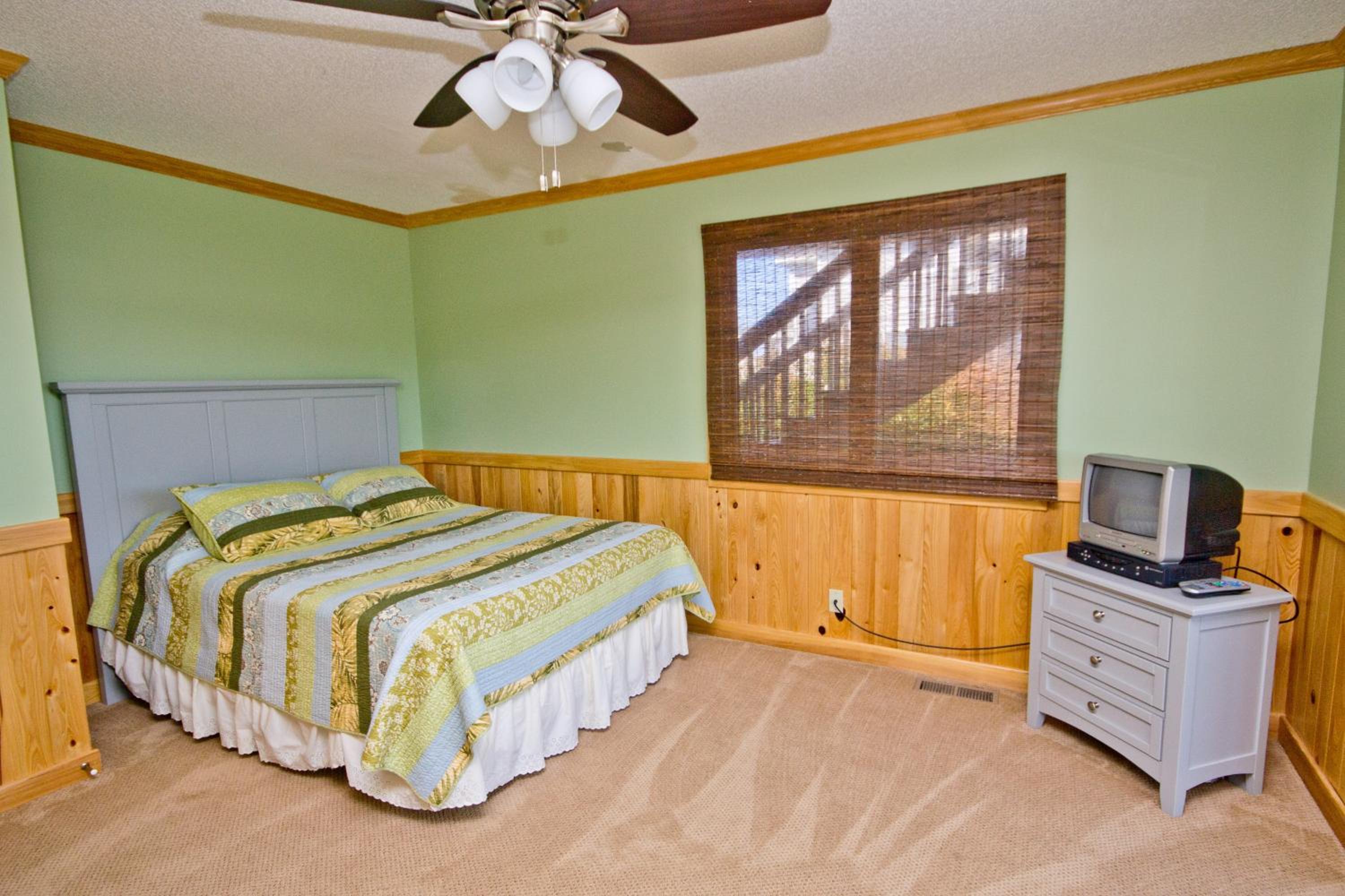 Jessea - Corolla, Ocean Sands, Oceanfront, Ocean Views, Private Walkway to Beach, Pool, Hot Tub