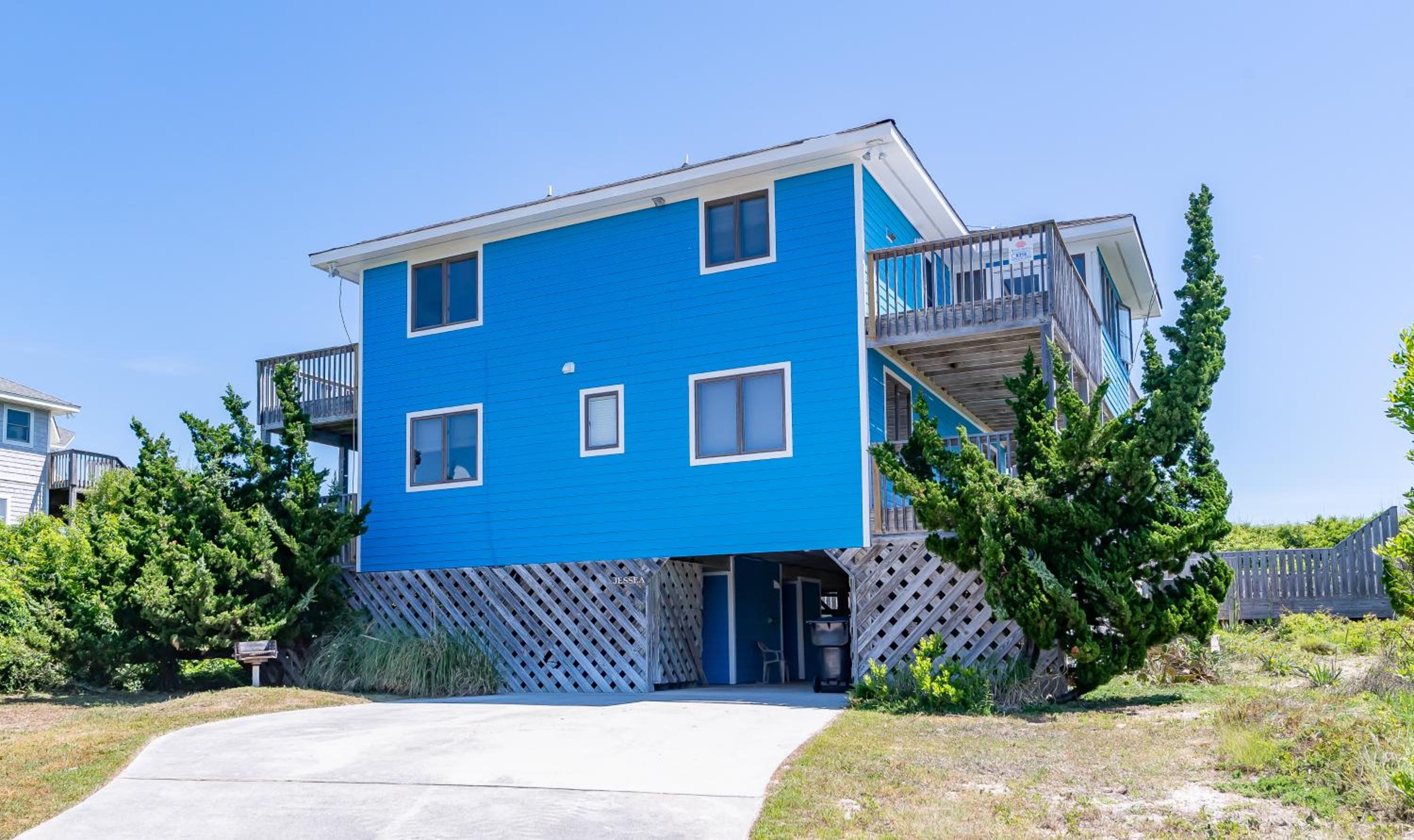 Jessea - Corolla, Ocean Sands, Oceanfront, Ocean Views, Private Walkway to Beach, Pool, Hot Tub