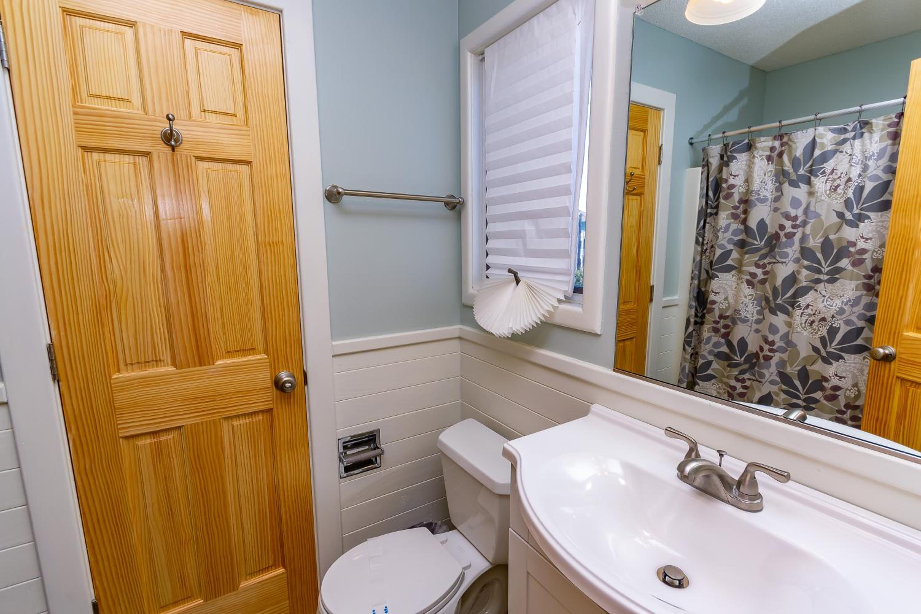 Jessea - Corolla, Ocean Sands, Oceanfront, Ocean Views, Private Walkway to Beach, Pool, Hot Tub