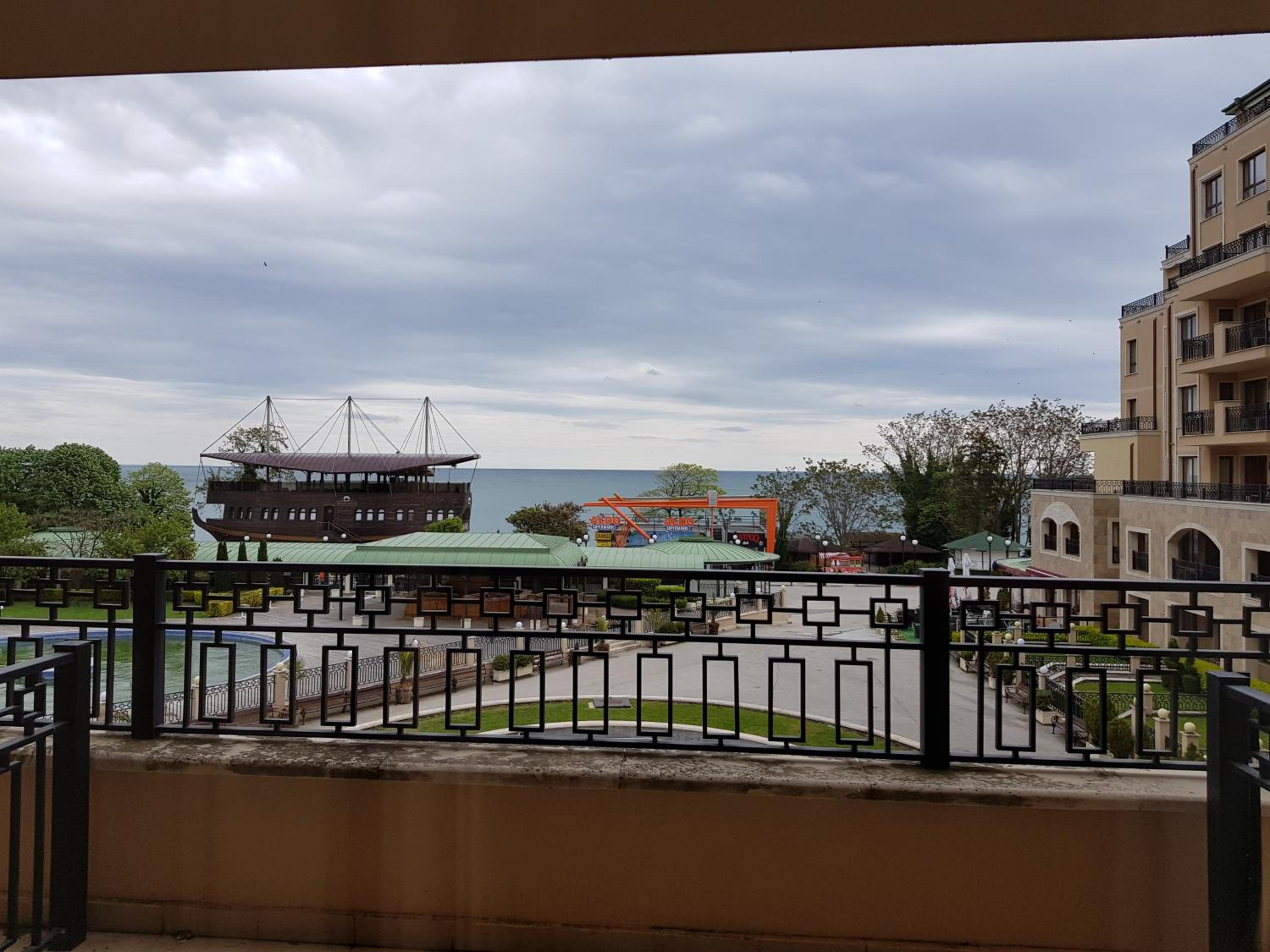 Golden Sands Rentals Apartments