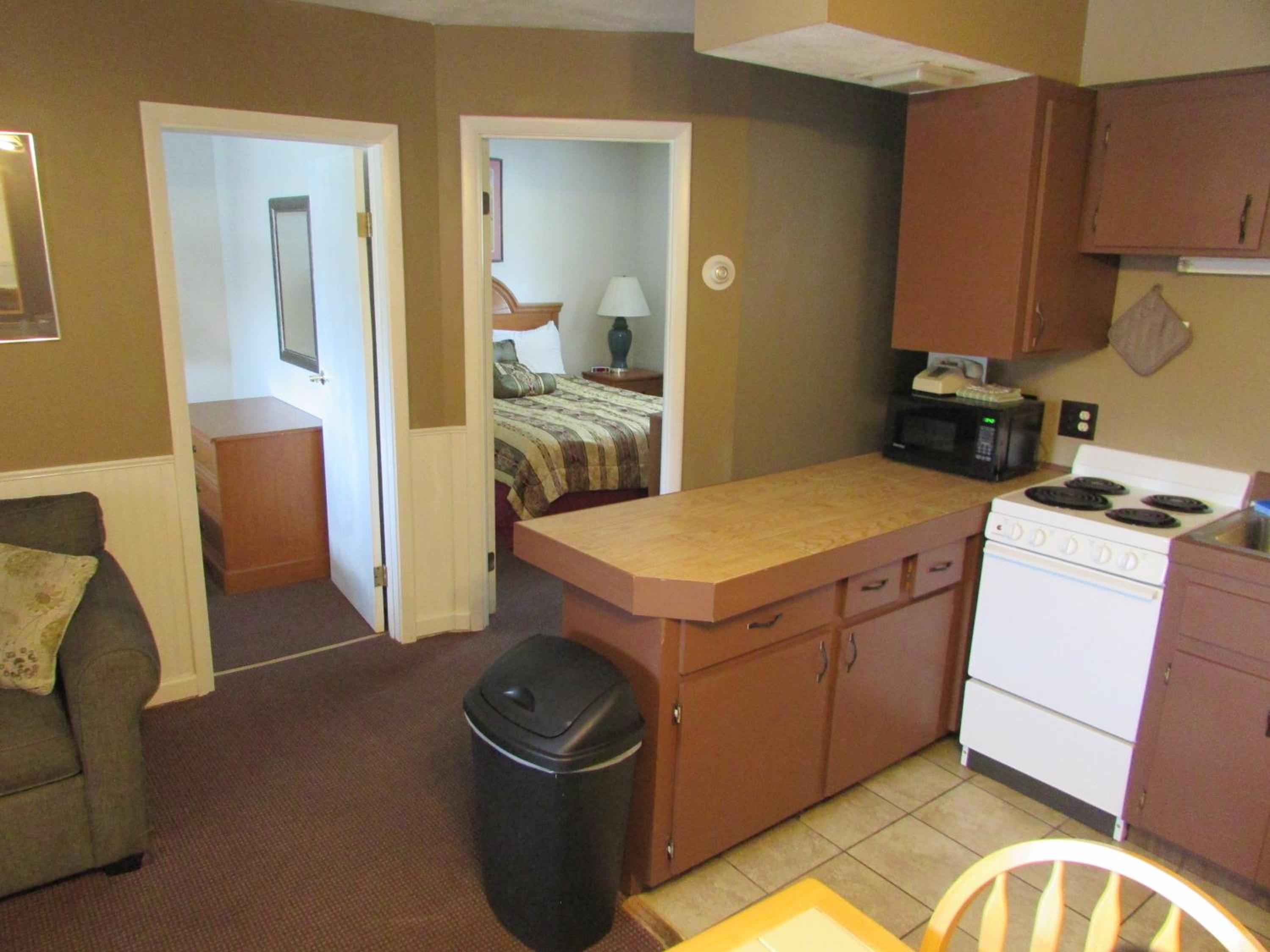 The Lake George Inn