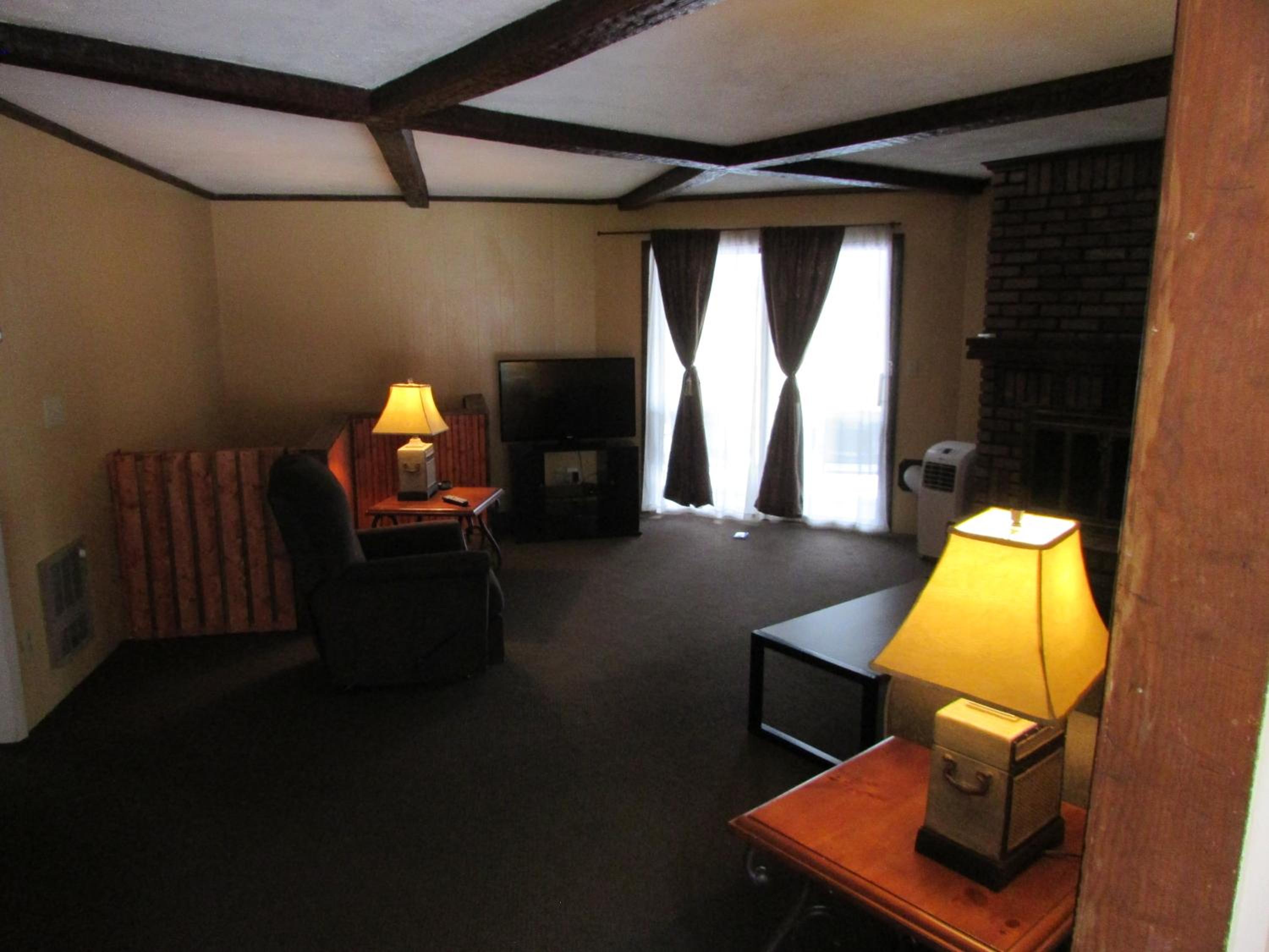 The Lake George Inn