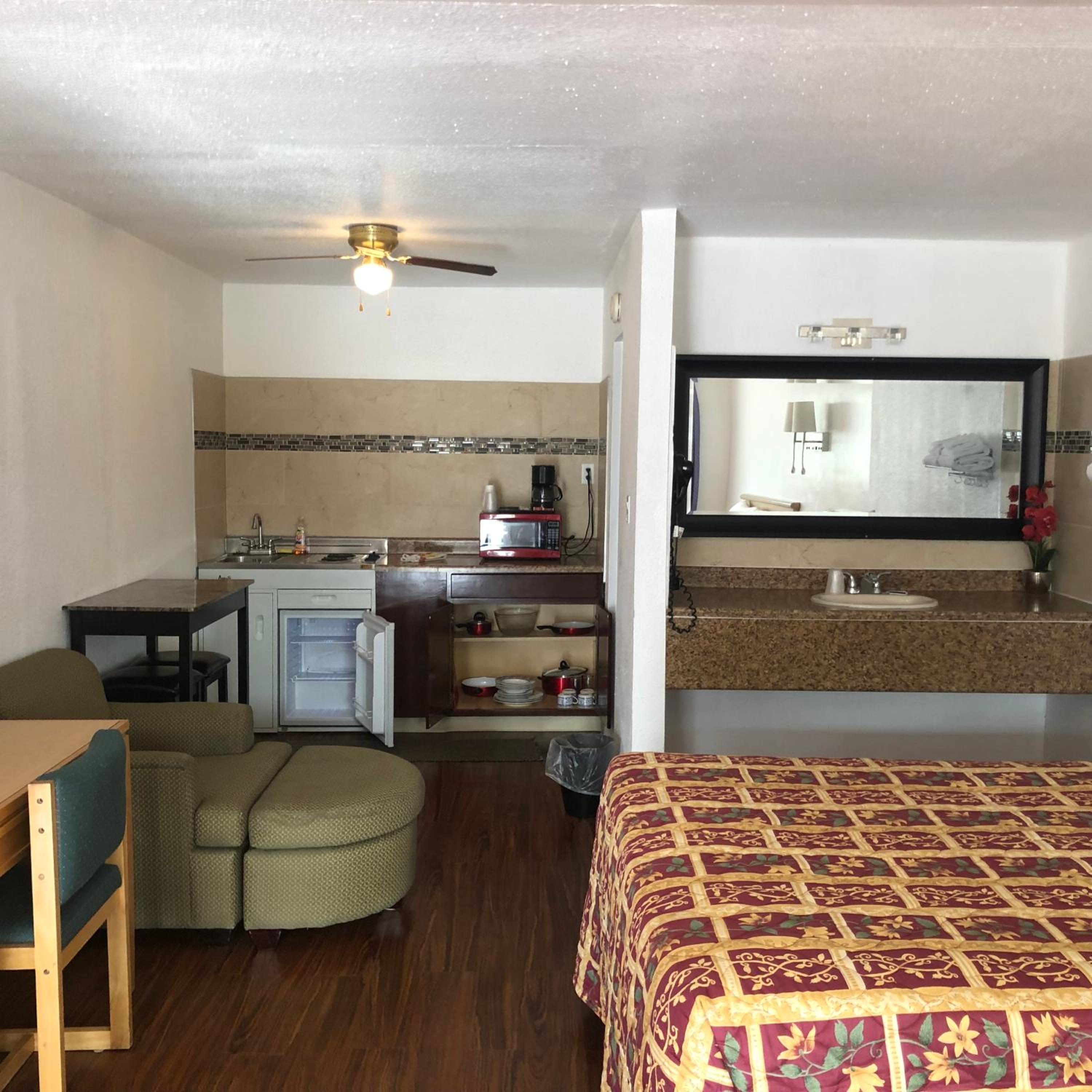 Mount-N-Lake Motel view 2