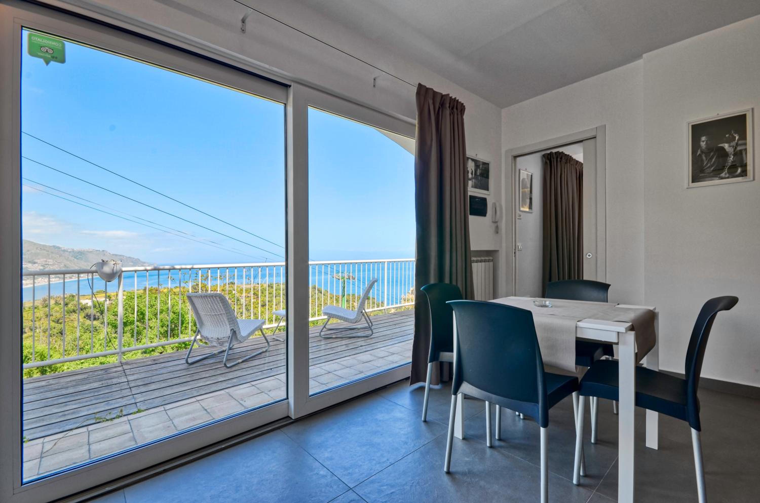 Luxury Taorum villa with spectacular sea views in Taormina