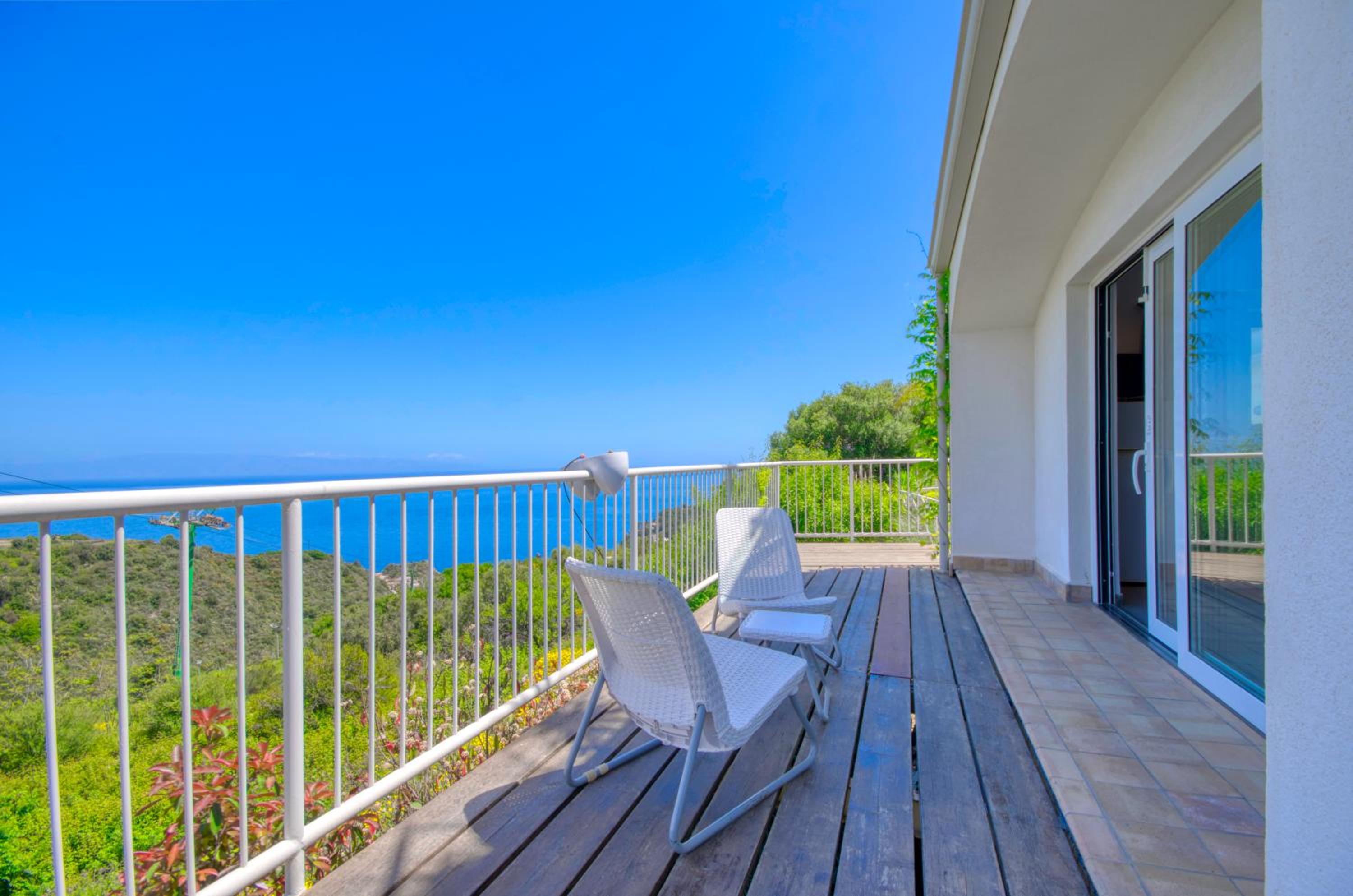 Luxury Taorum villa with spectacular sea views in Taormina