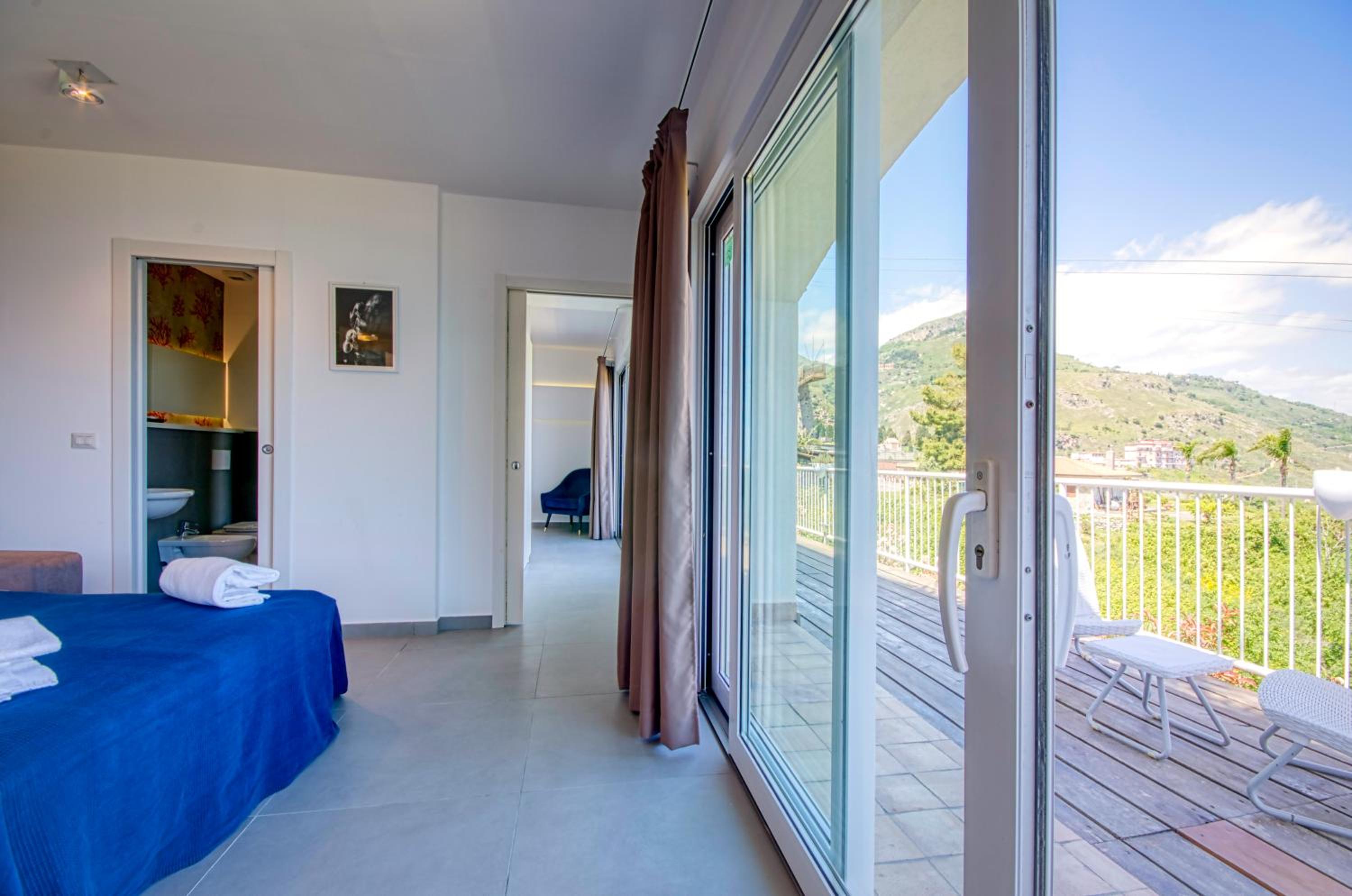 Luxury Taorum villa with spectacular sea views in Taormina