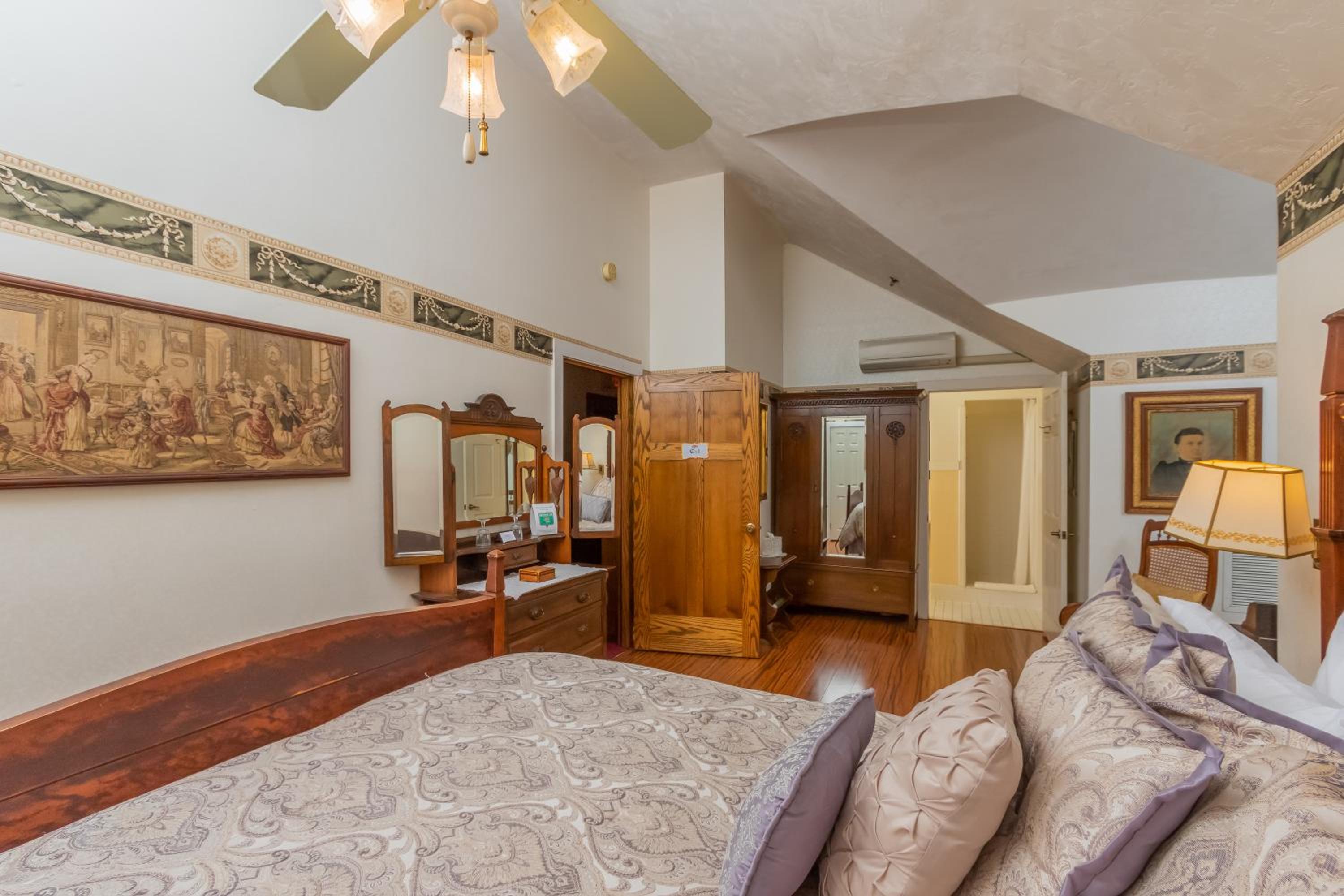 Herlong Mansion Bed & Breakfast