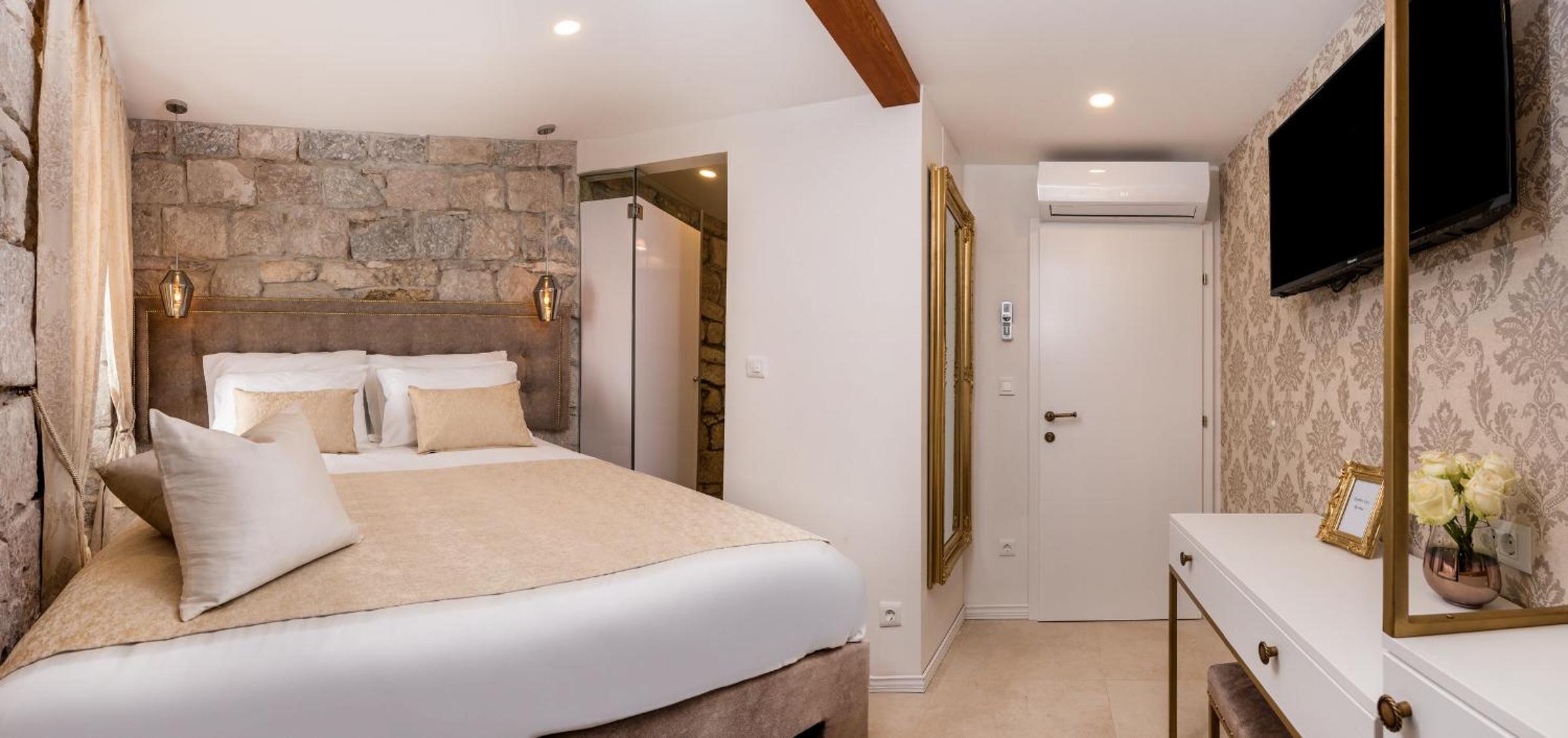 Jupiter Lux Rooms