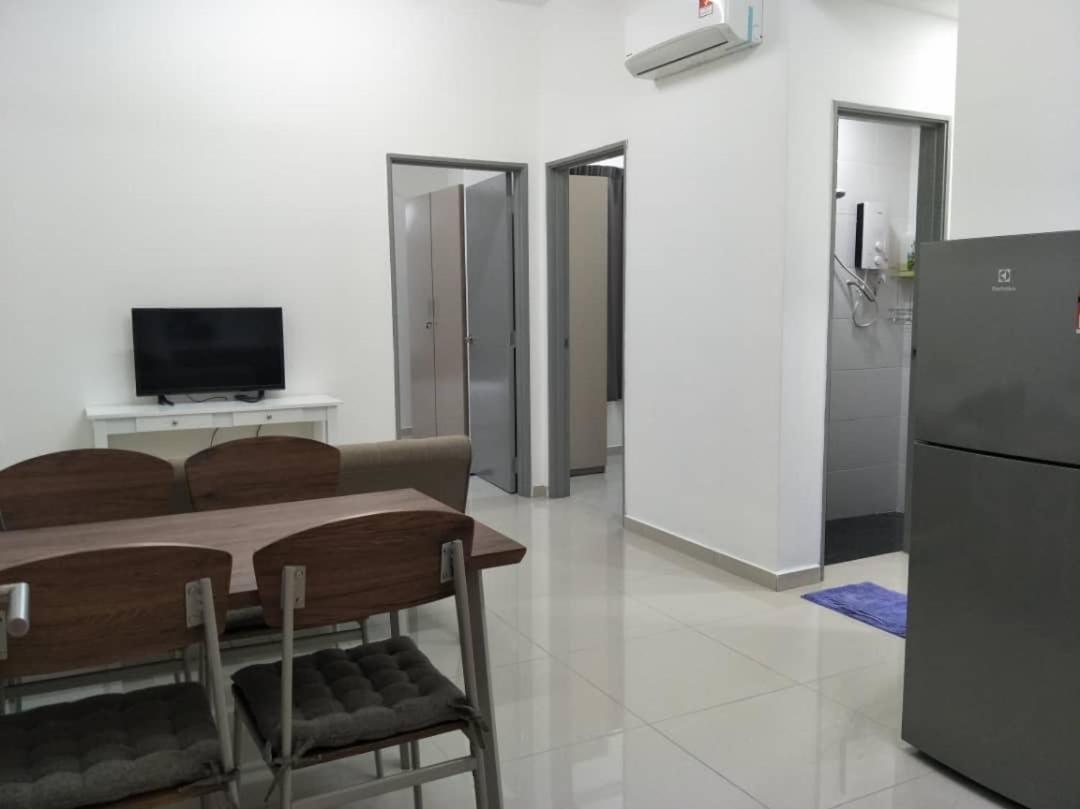 Enjoy Cozy 2 Room Condo at Mesahill Nilai (15 mins to KLIA) photo 3