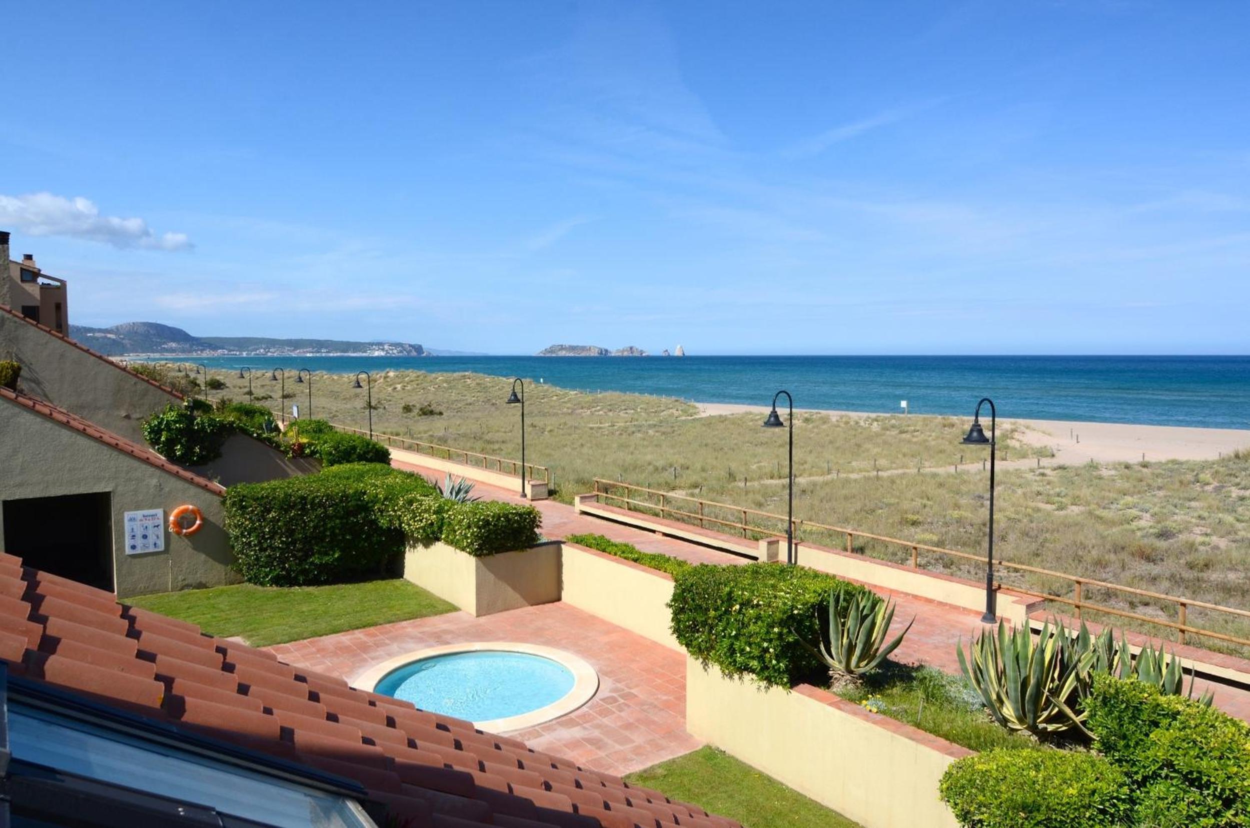 VILLA DEL GOLF view 2