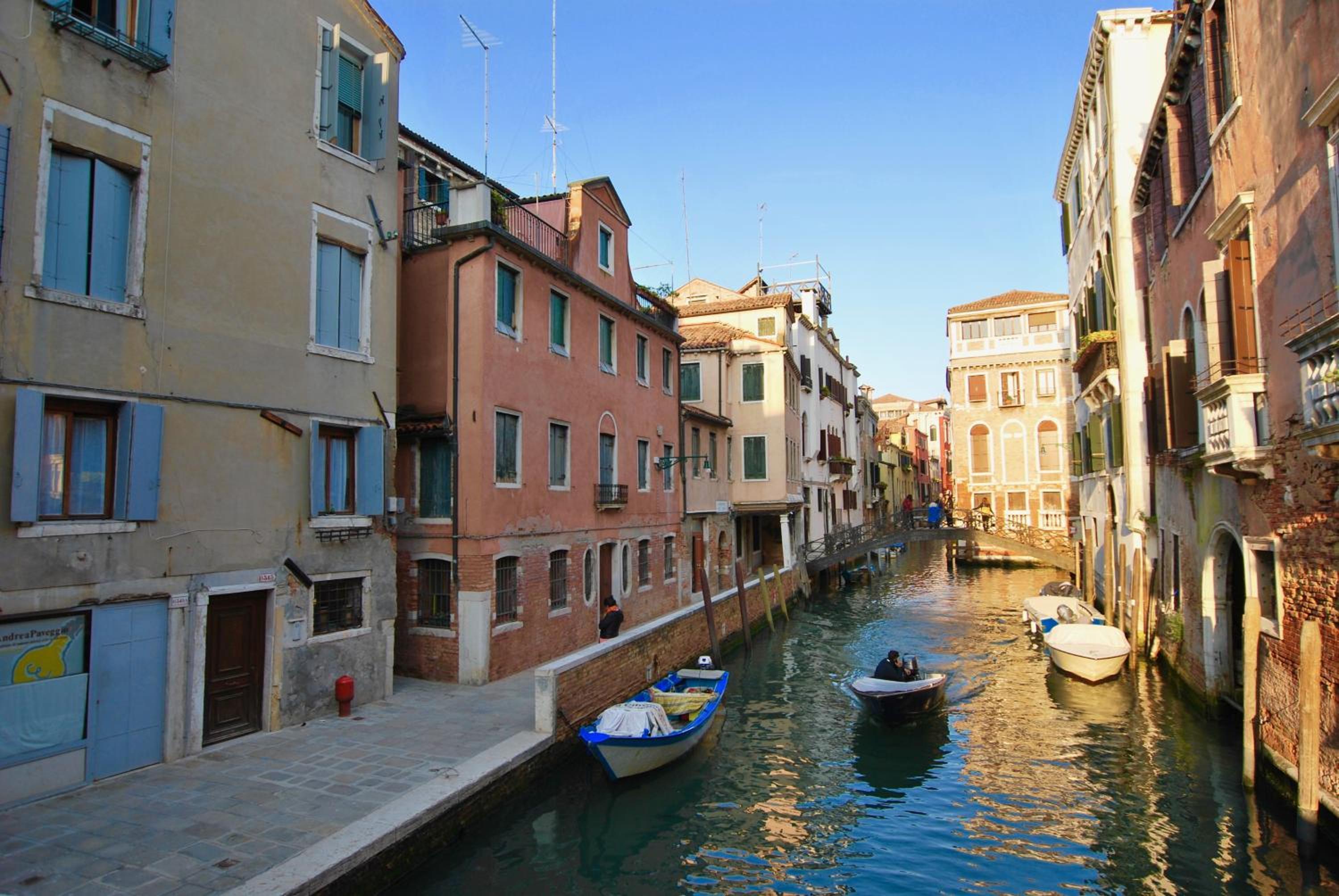 CA ZULIAN amazing canal view apartment