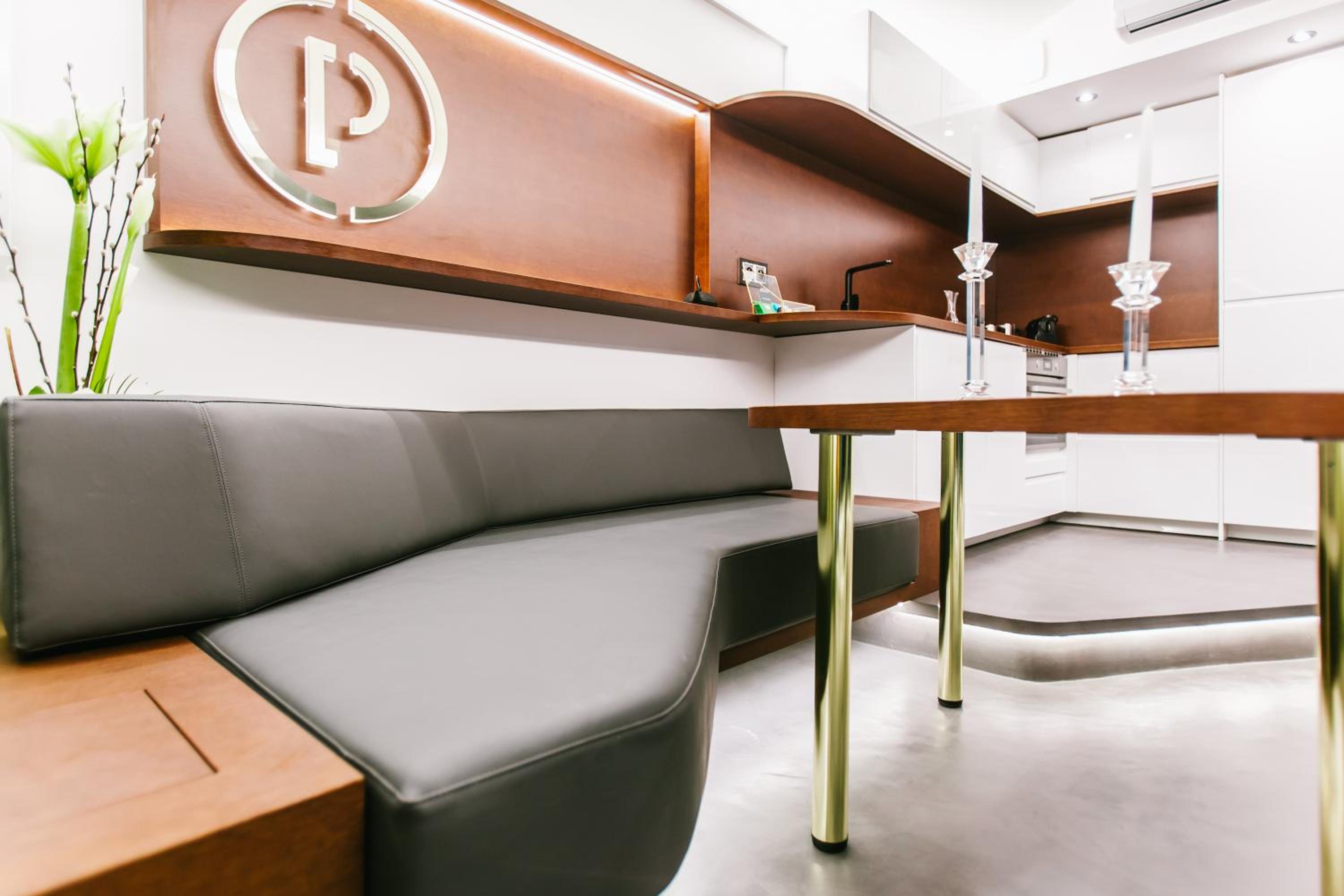 Parenthèse Concept Room