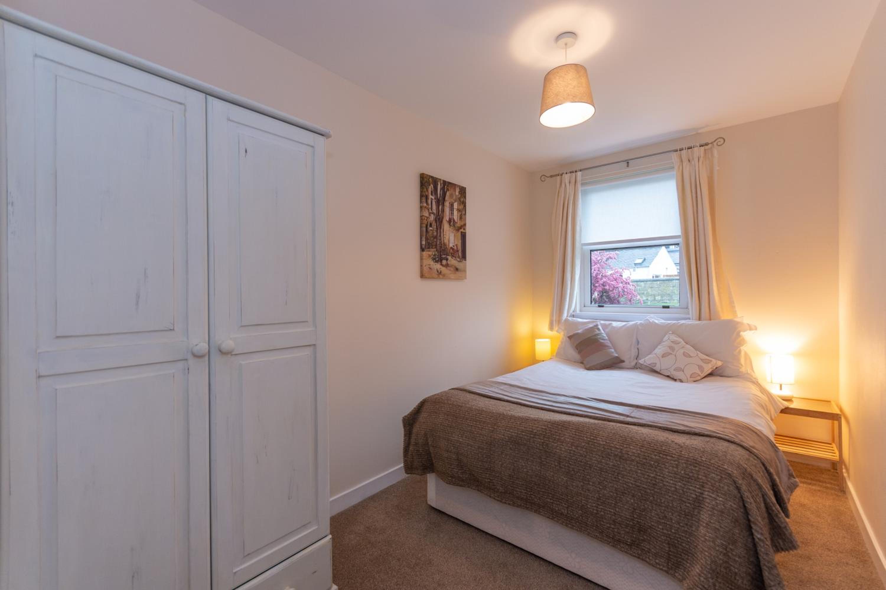 Central St Andrews 2 Bed Apartment - Free Parking view 4