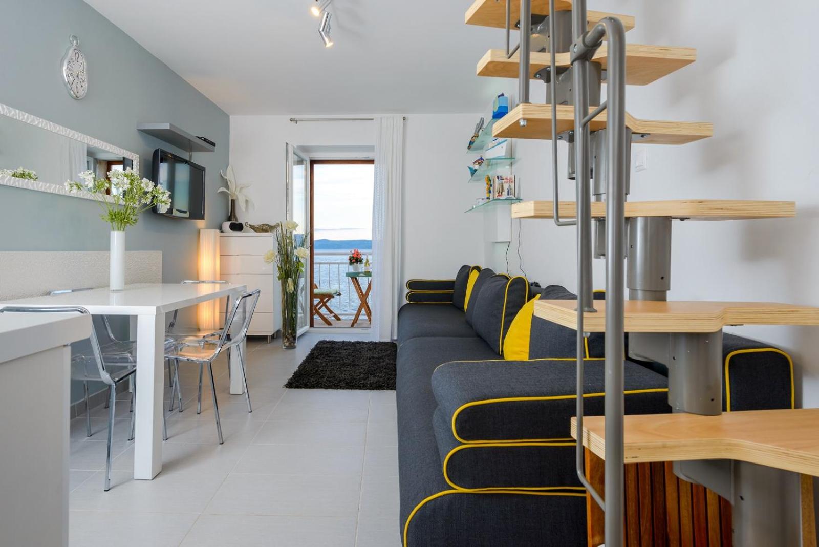 TOP LOCATION! BEACH & CENTER APT 4 view 5