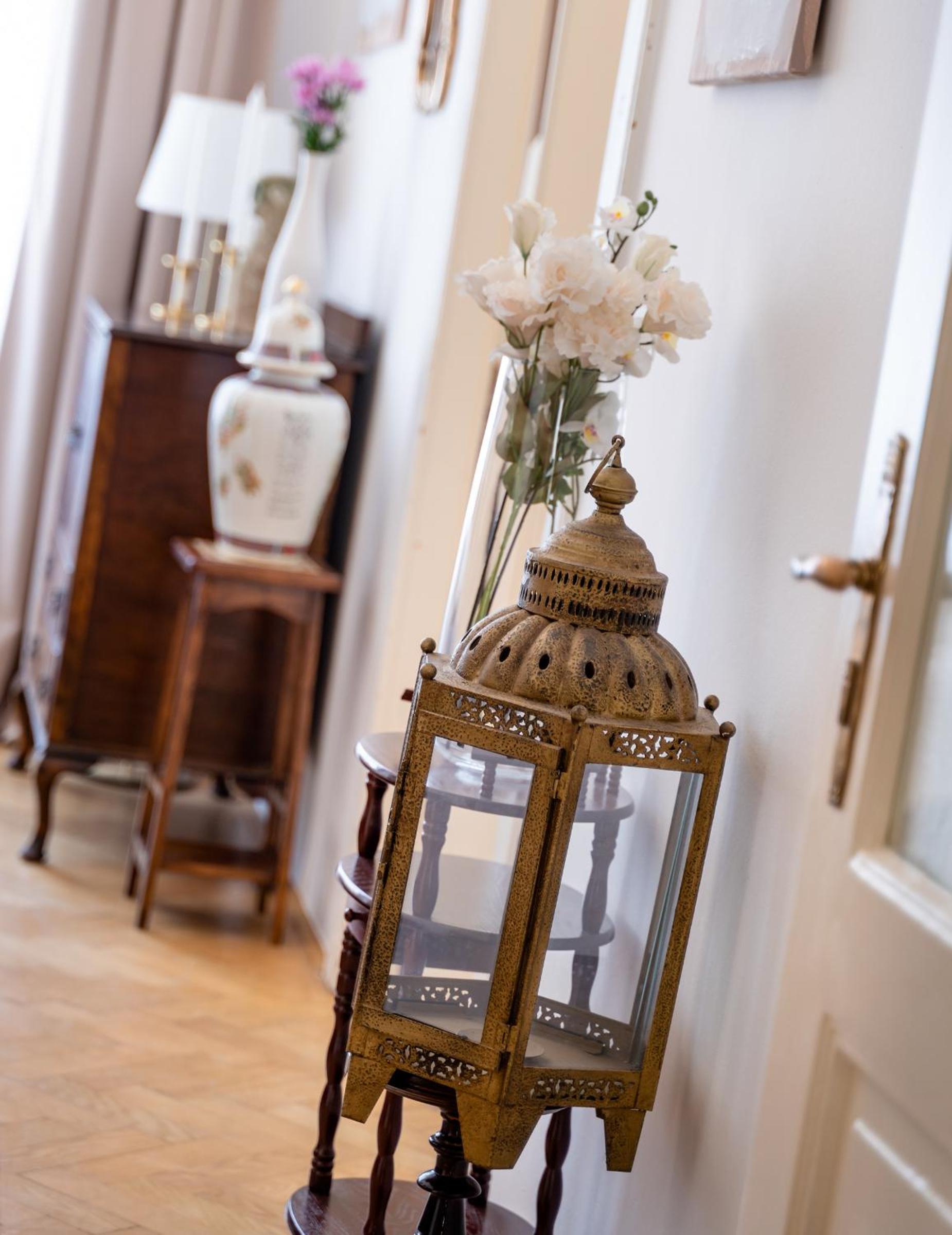Kafka Apartment 4BR+2bath Old Town