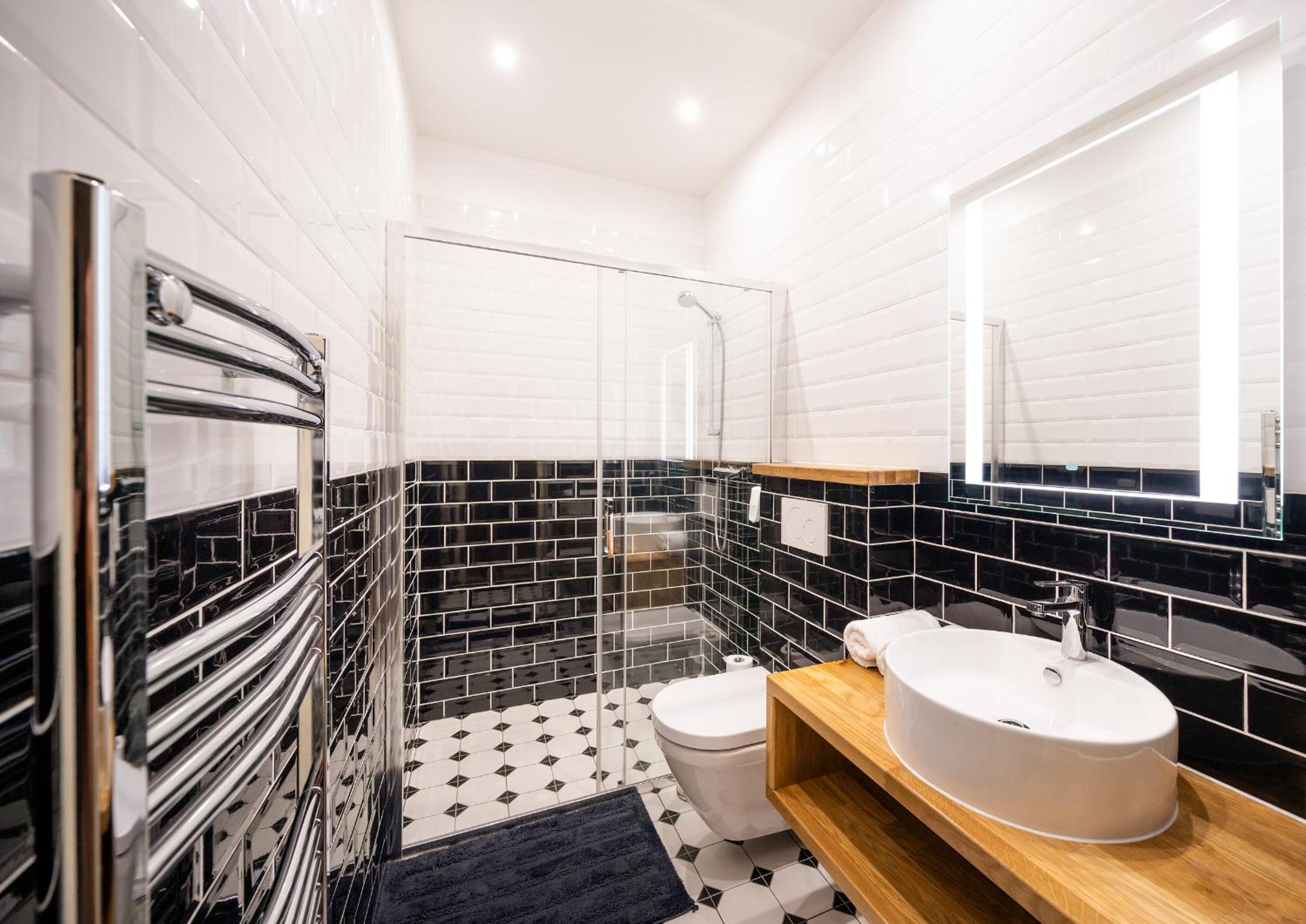 Kafka Apartment 4BR+2bath Old Town