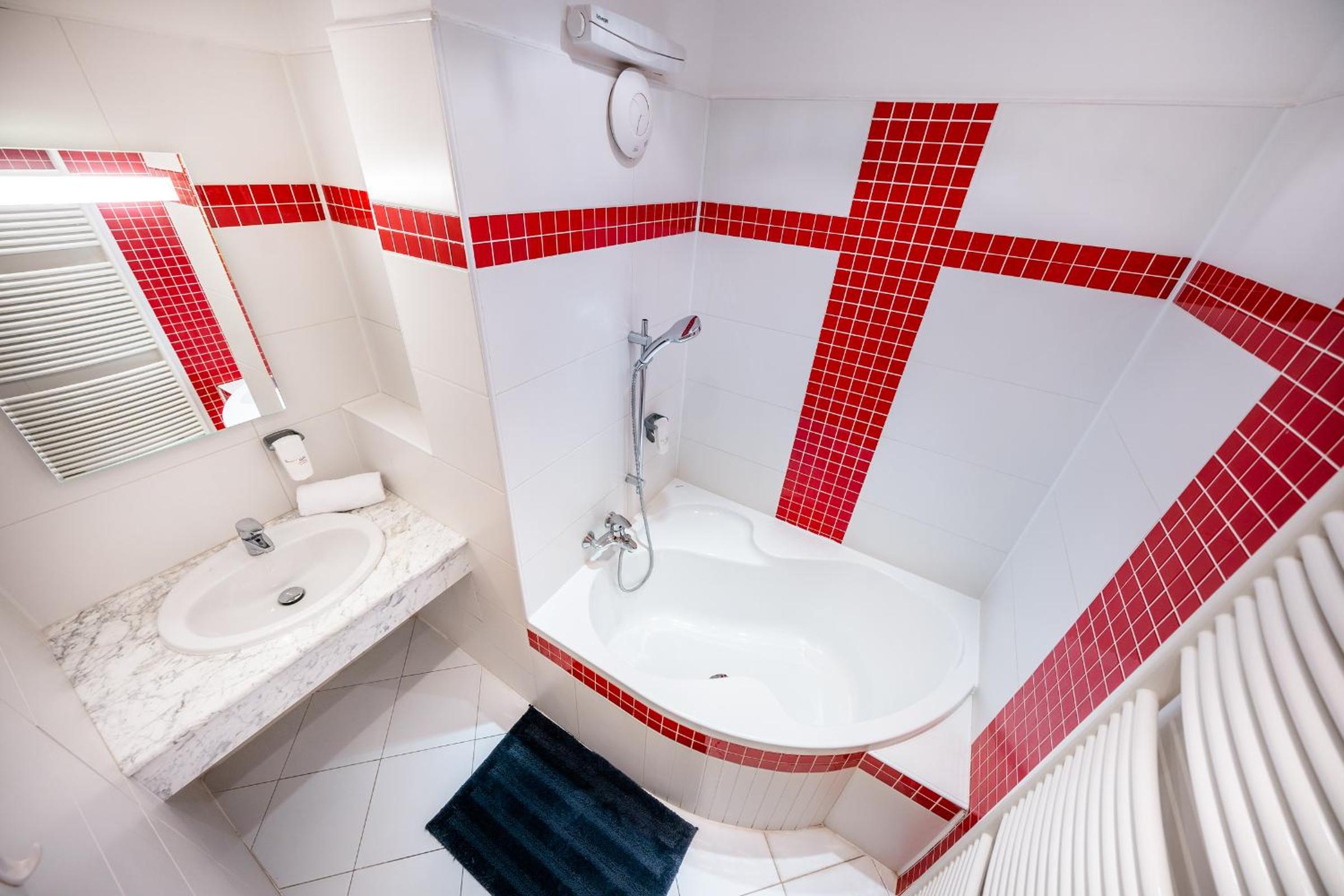 Kafka Apartment 4BR+2bath Old Town