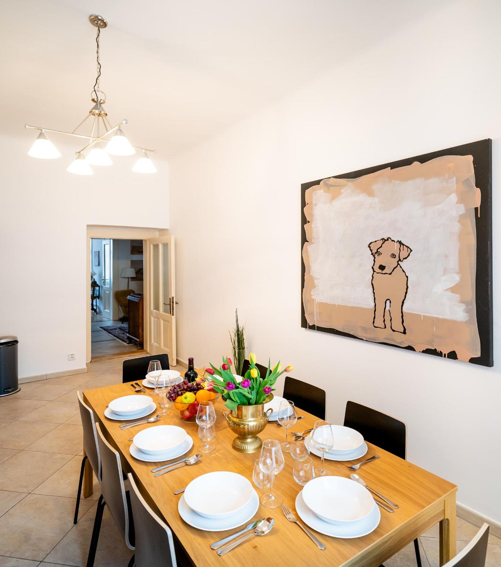 Kafka Apartment 4BR+2bath Old Town