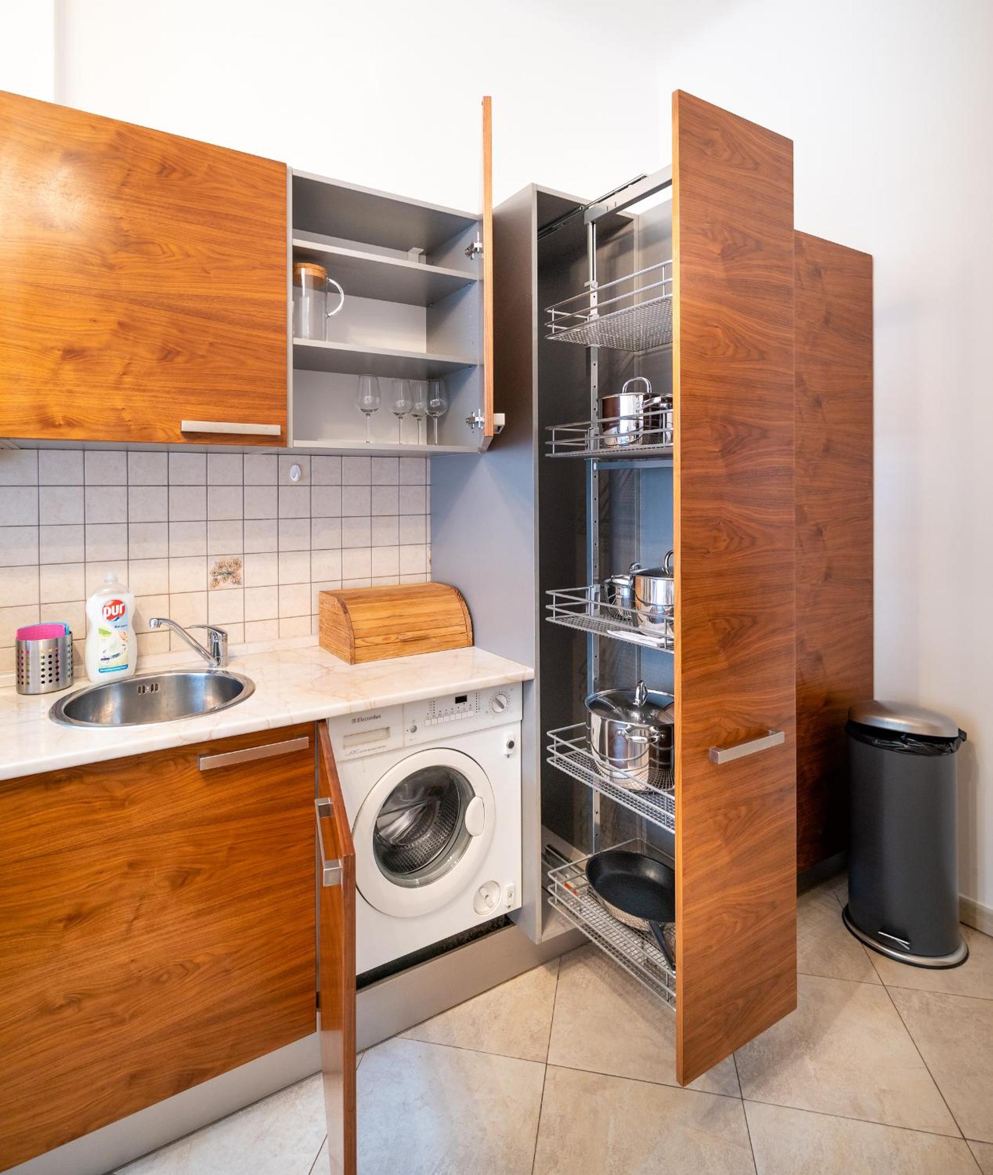 Kafka Apartment 4BR+2bath Old Town