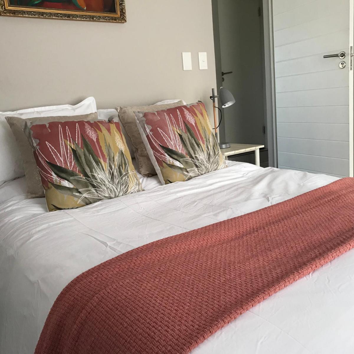Indigo Place - Gold, Hermanus, photo 4 of 6
