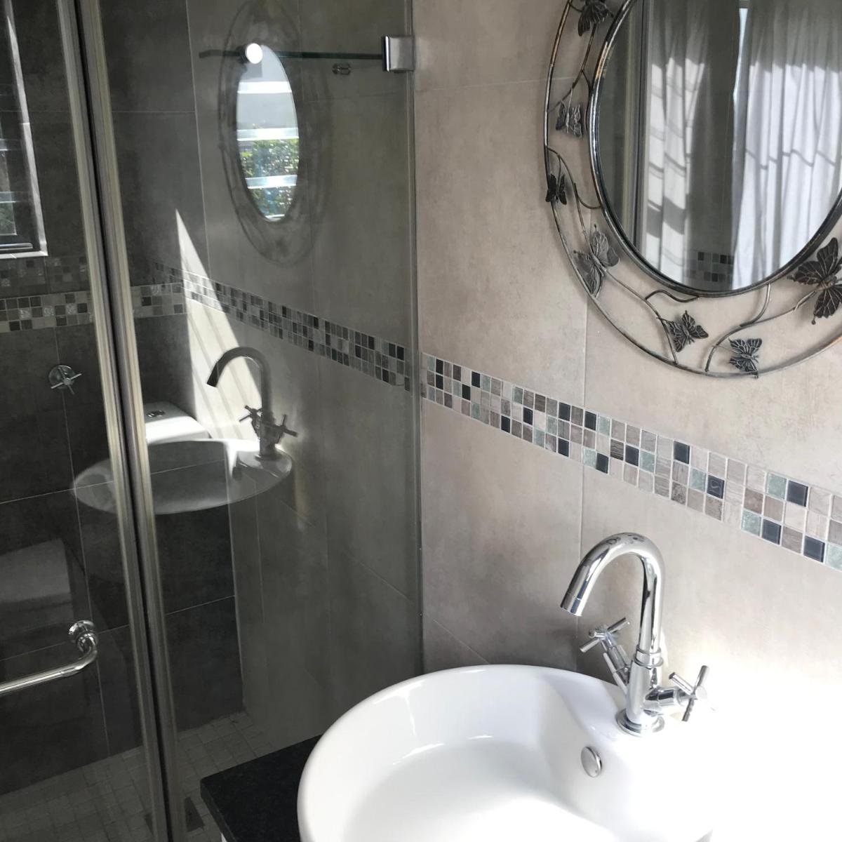Indigo Place - Gold, Hermanus, photo 5 of 6