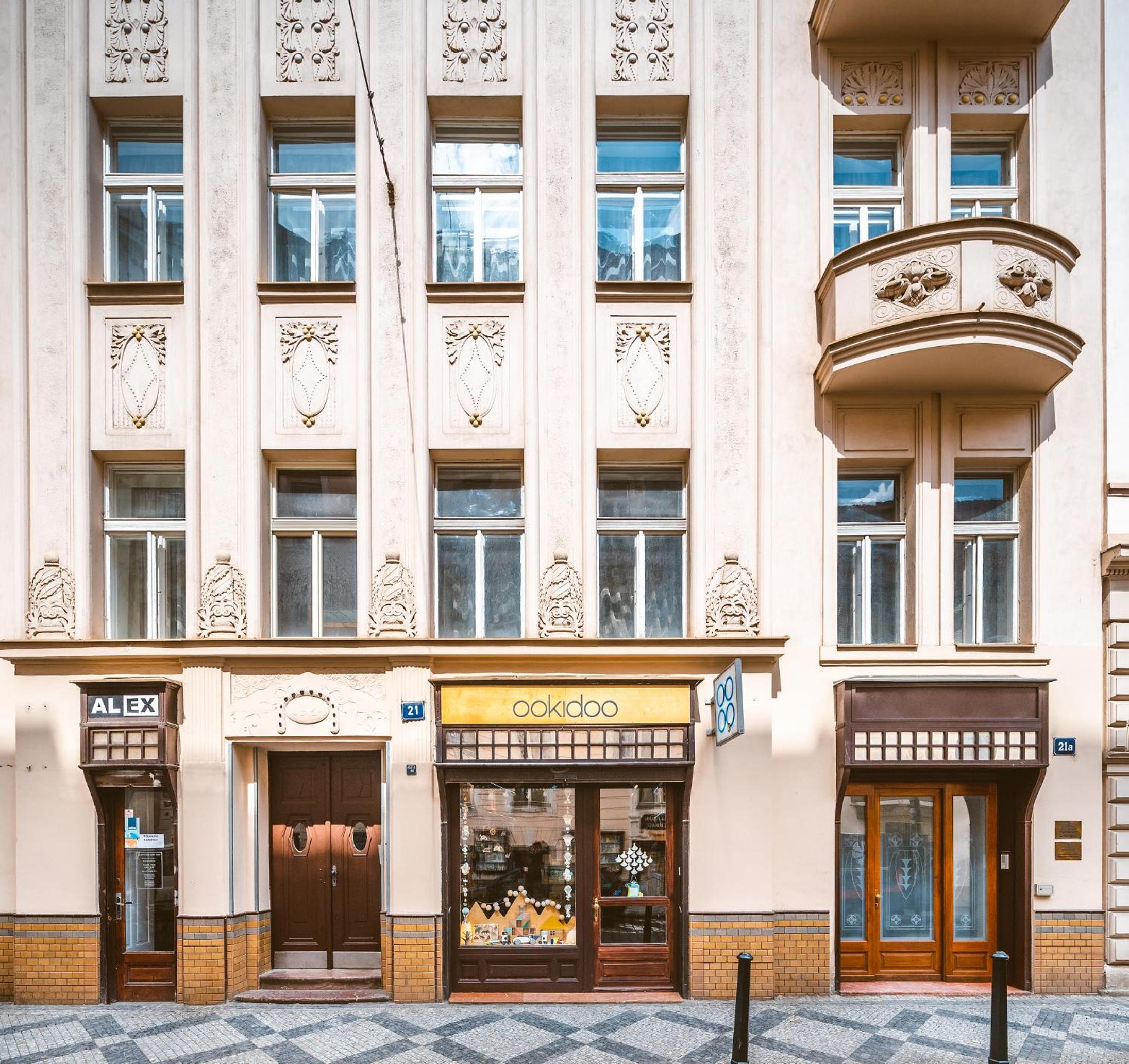 Kafka Apartment 4BR+2bath Old Town