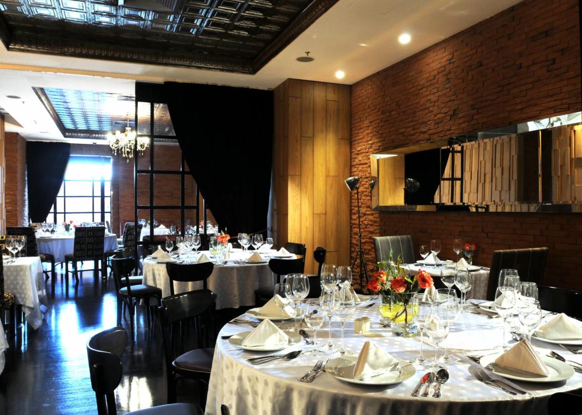 restaurant