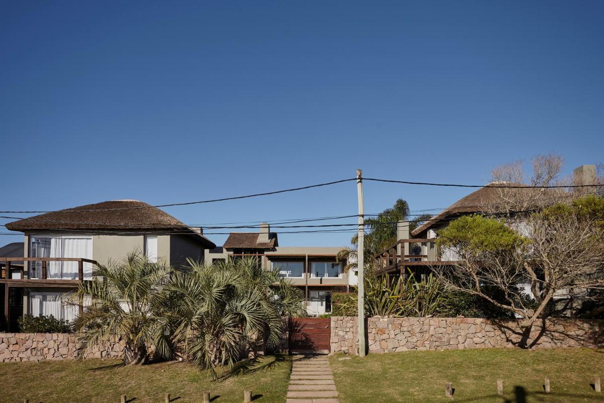 Villa Juana Bungalows & Suites view 4