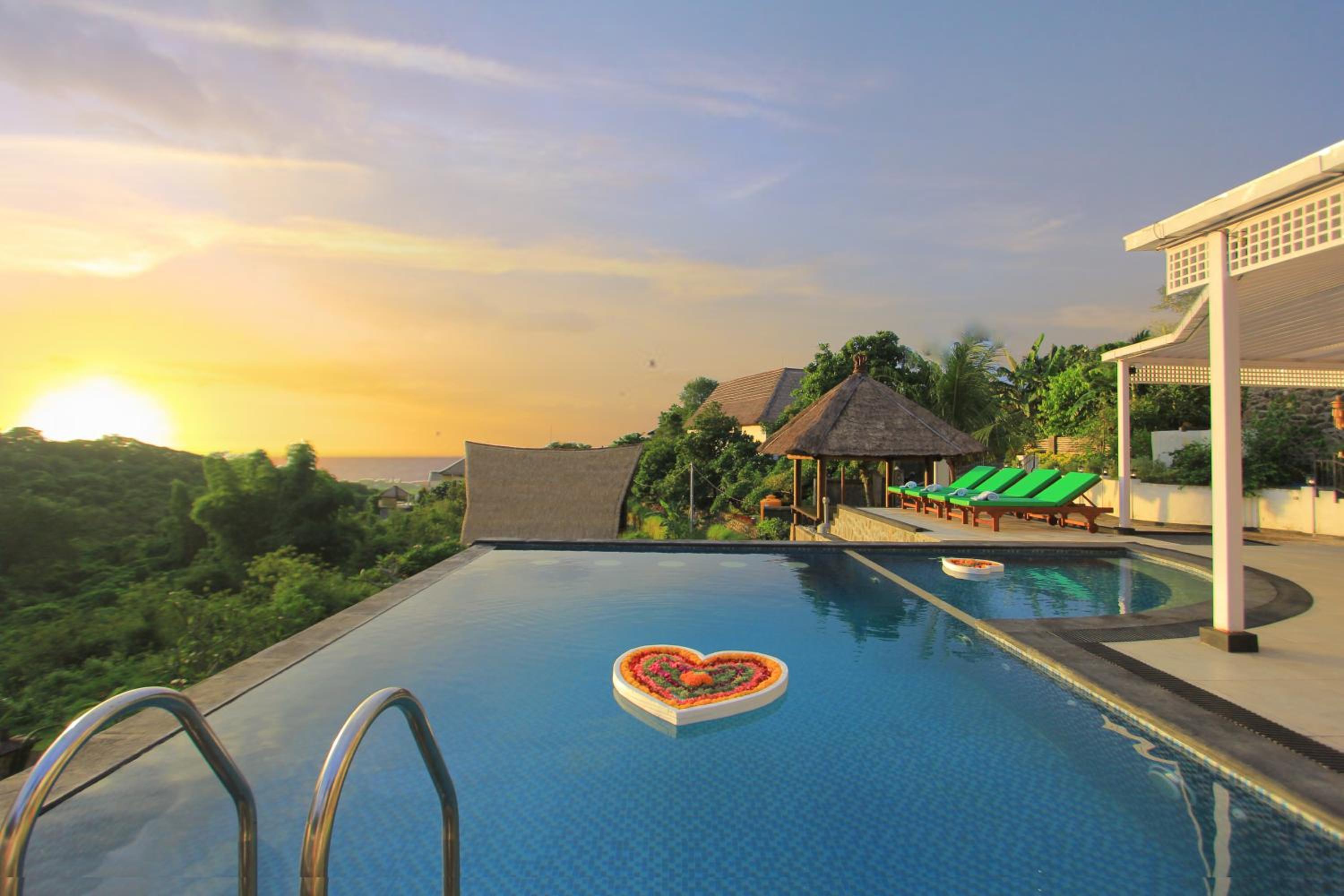 Villa Rinisha Rumah Senja Temukus Lovina view 4