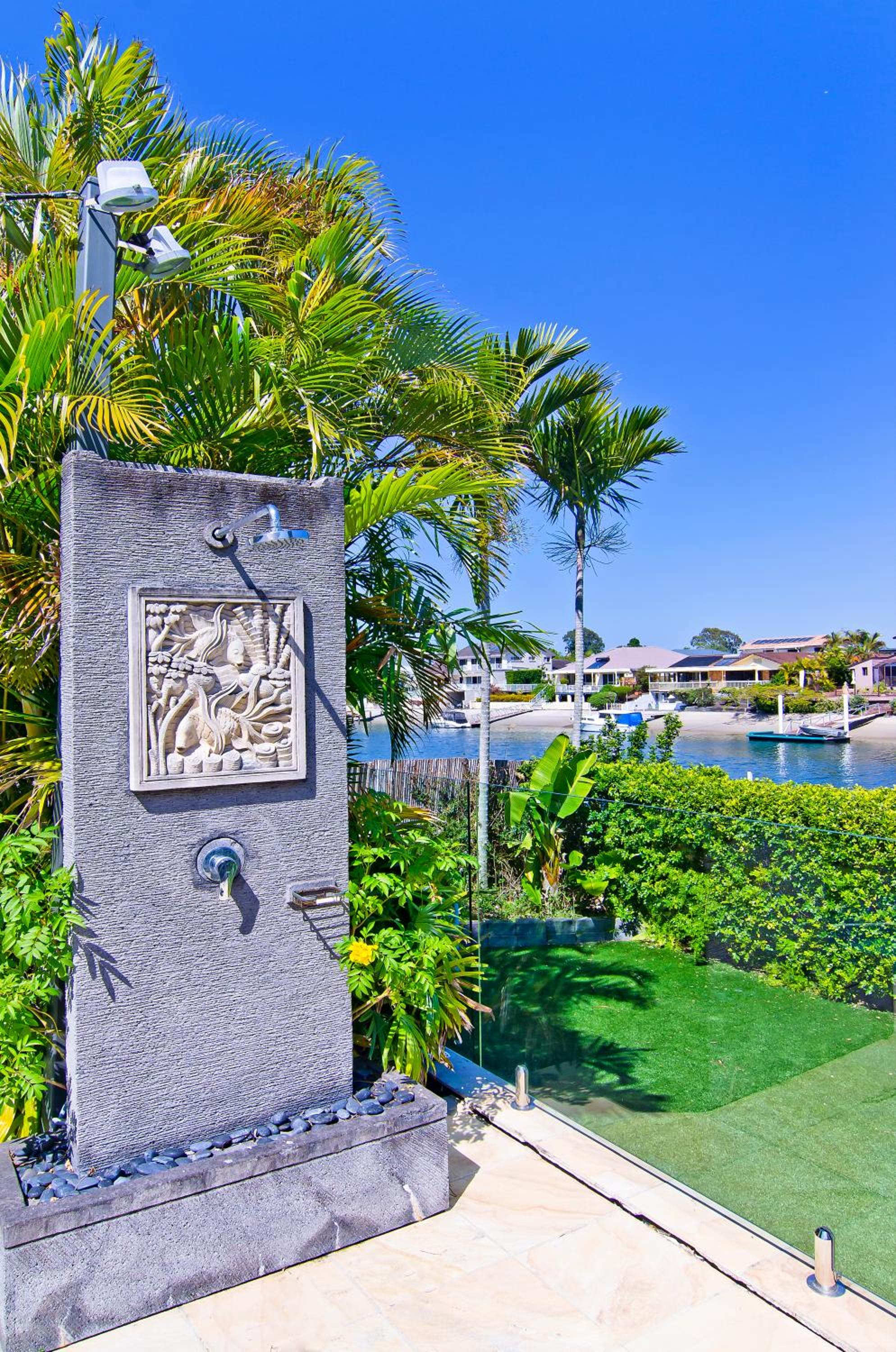 Seaclusion Waterfront Heated Spa and Pool