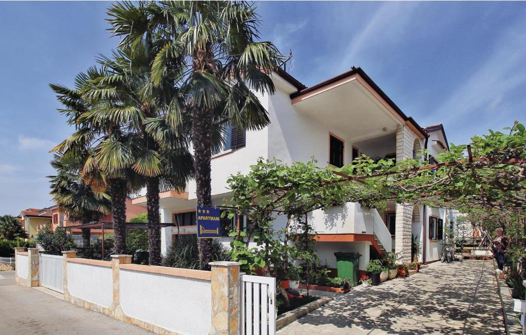 Hotel Corinne Garden Residence - Image 1