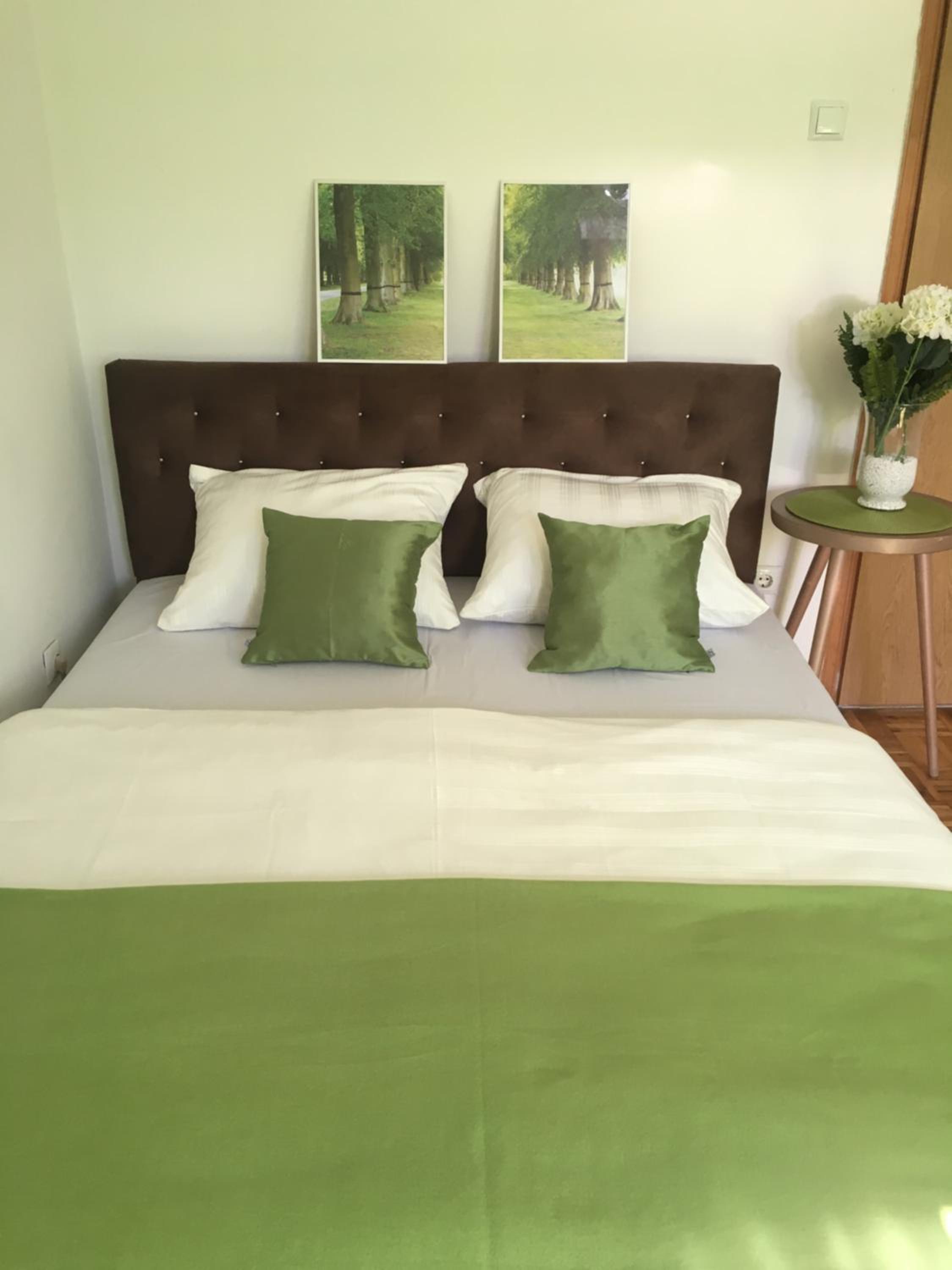 Apartment Green