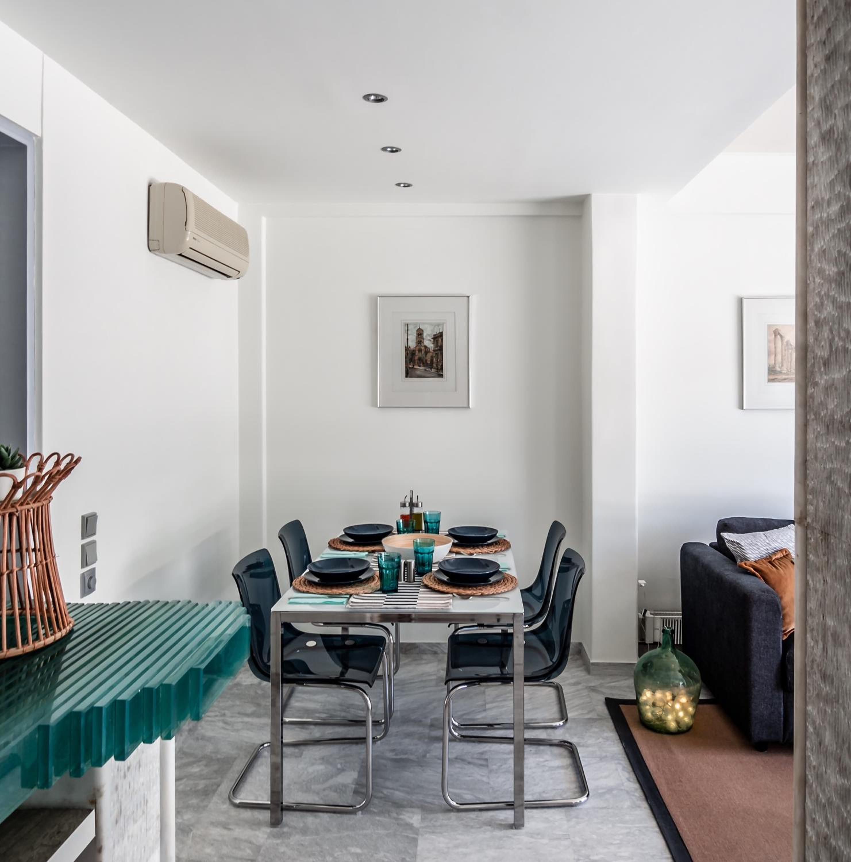 Peripatos apartment